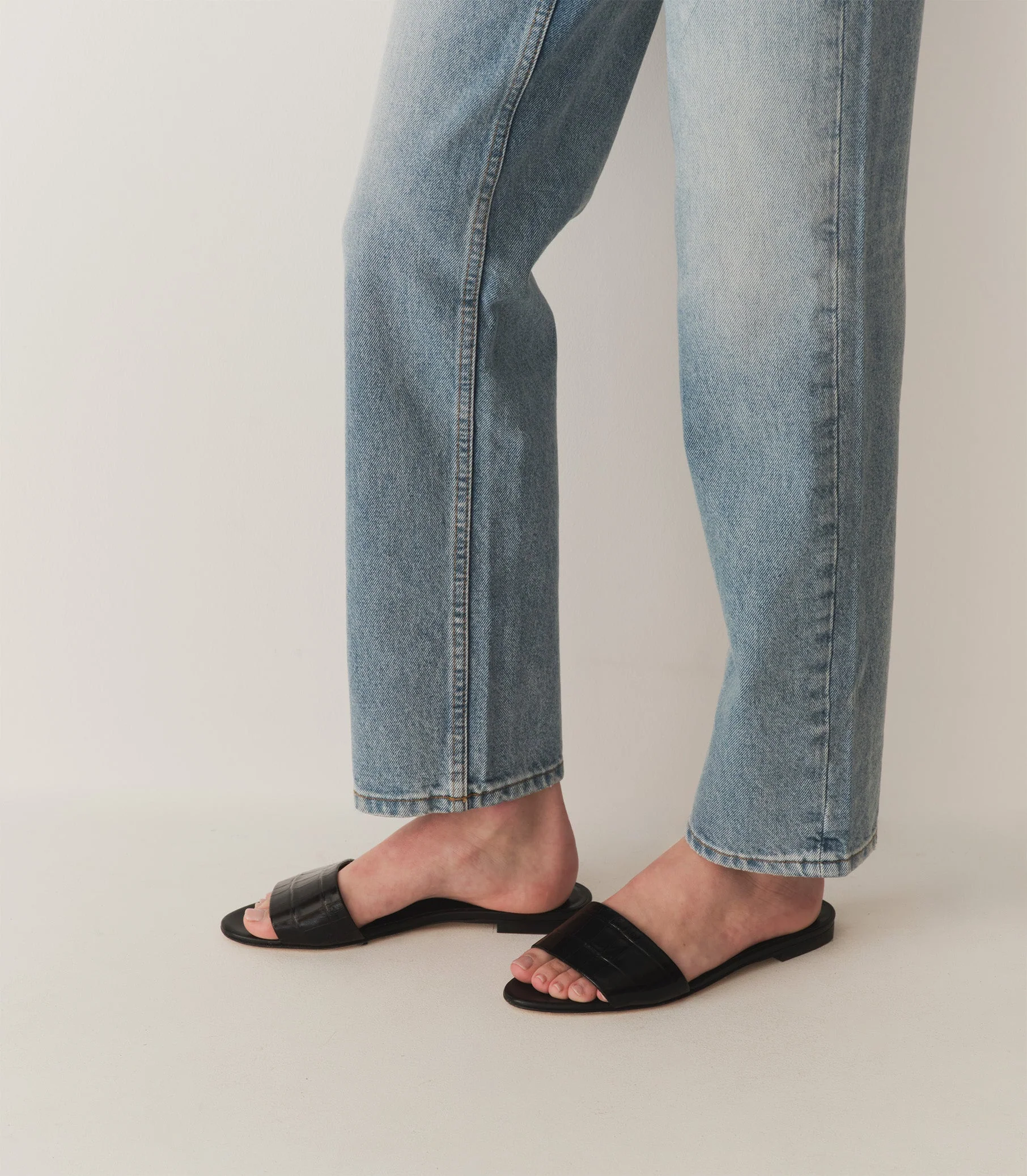 DÔEN - ANGELICA SANDAL -- BLACK FAUX CROC
