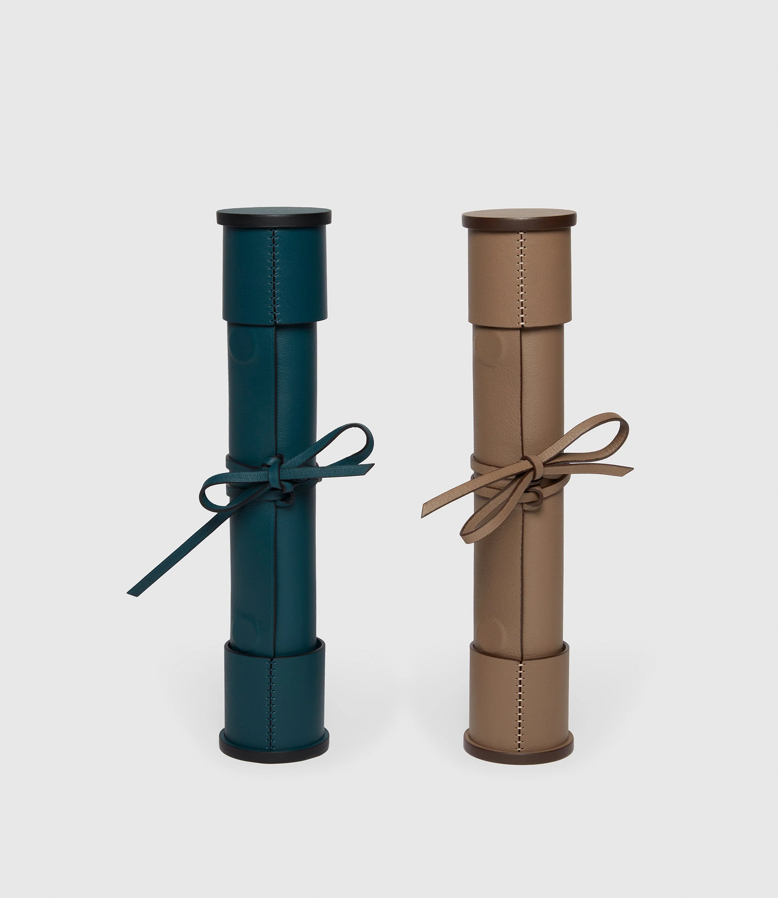 Metier - Backgammon Set Smooth Calfskin Taupe - Image 3