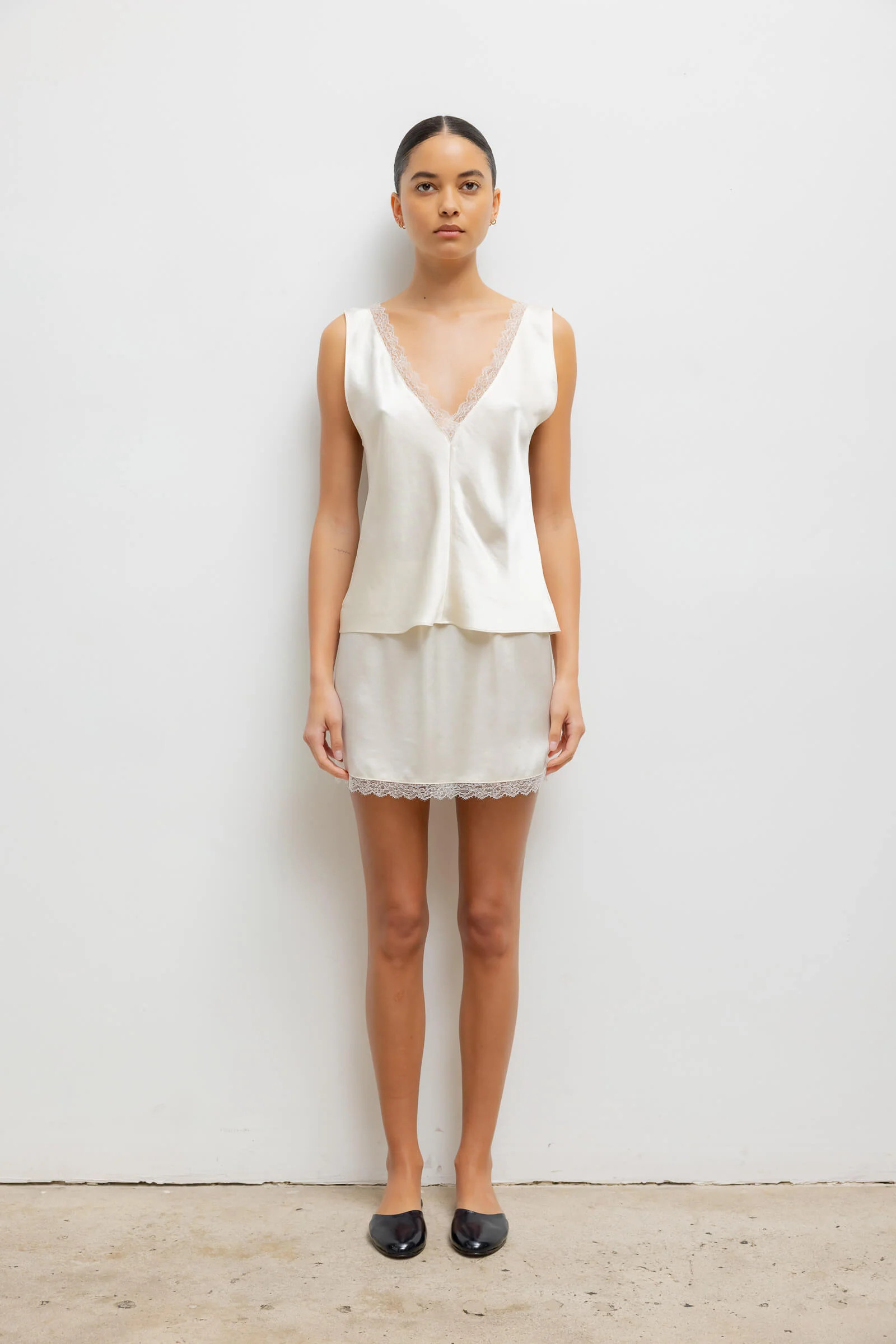 Leset - Barb Lace Mini Skirt
