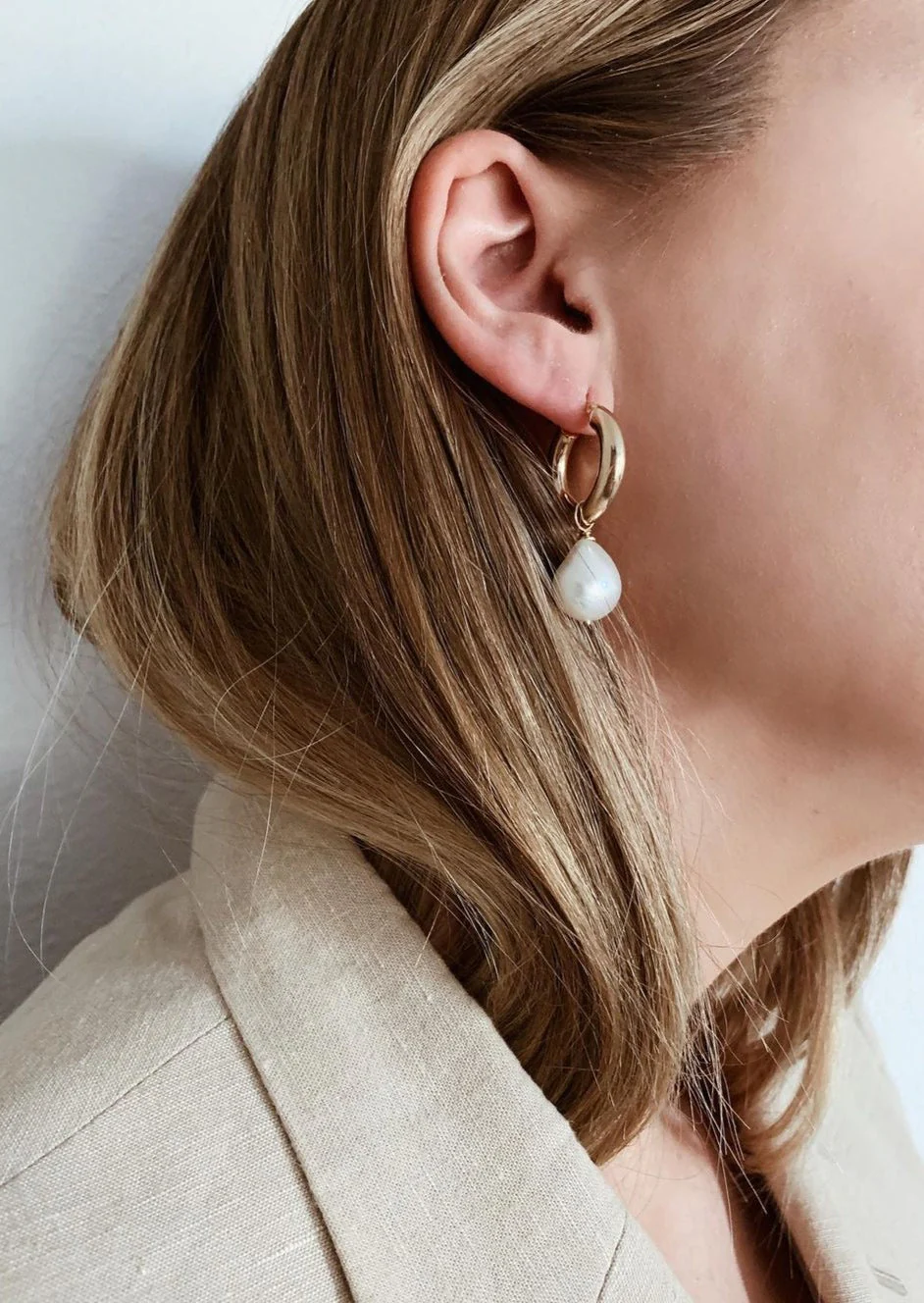 Kinn - Baroque Pearl Hoop Earrings - Image 7