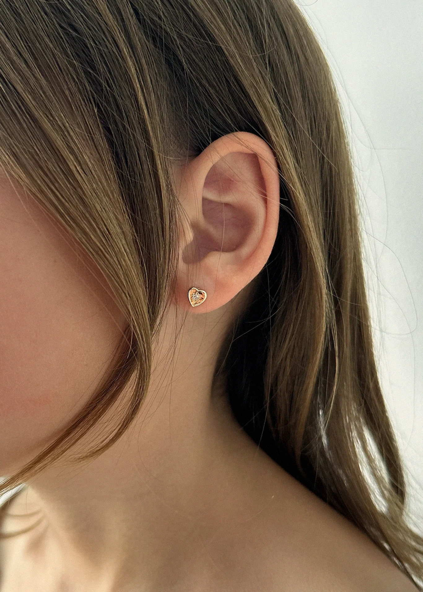 Kinn - Bébé Heart Stud Earrings Diamond - Image 2
