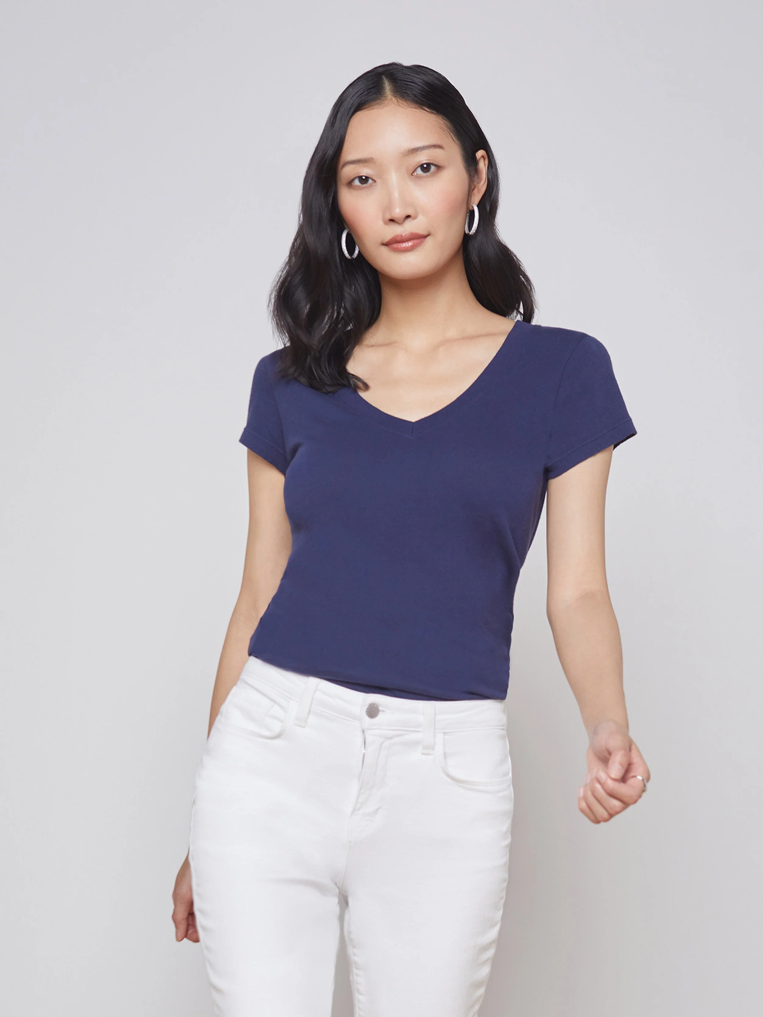 L'AGENCE - Becca Cotton V - Neck Tee - Image 6