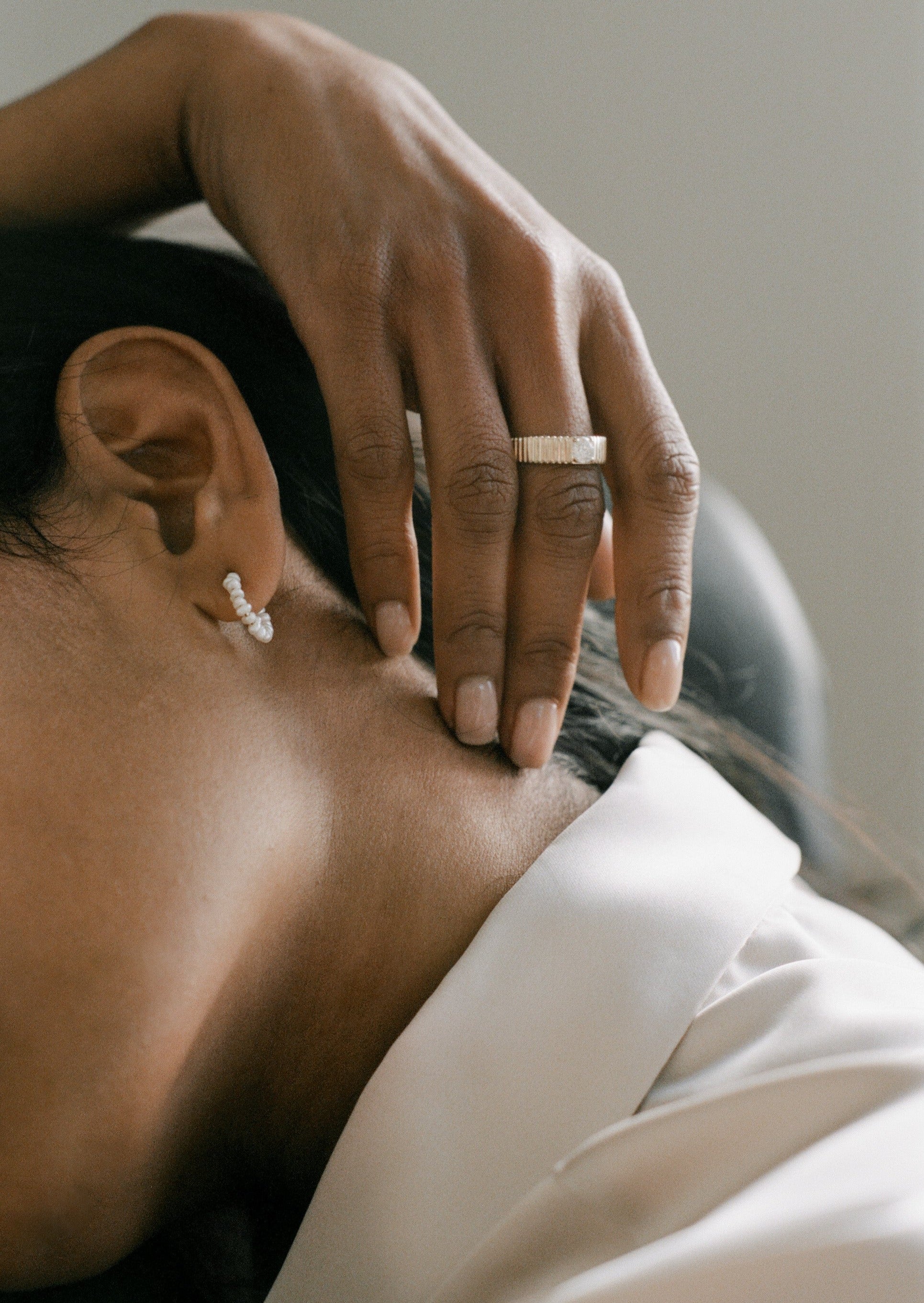 Kinn - Biwa Pearl Hoop Earrings - Image 2
