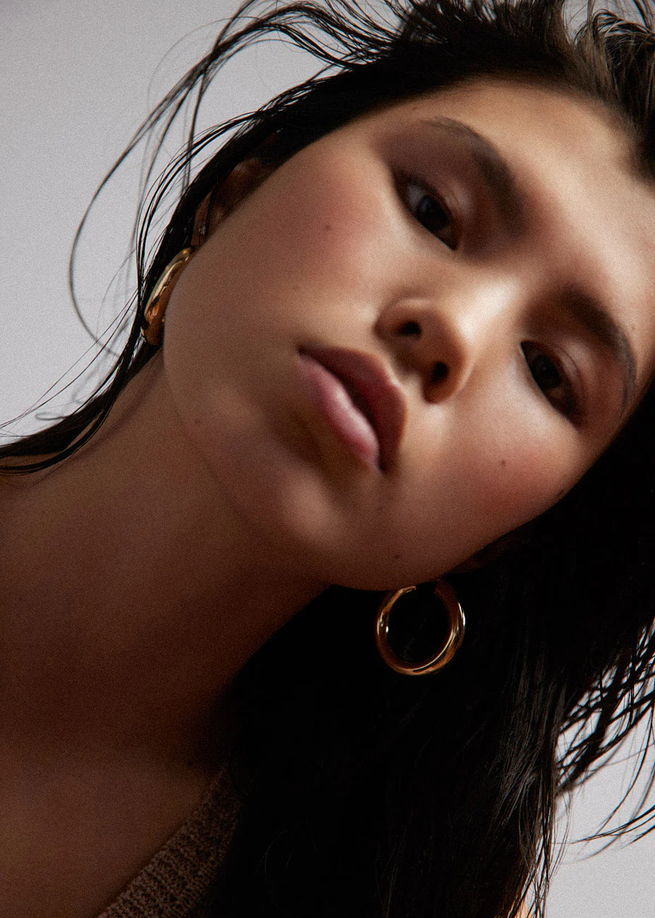 Kinn - Bold Hoop Earrings Medium - Image 4