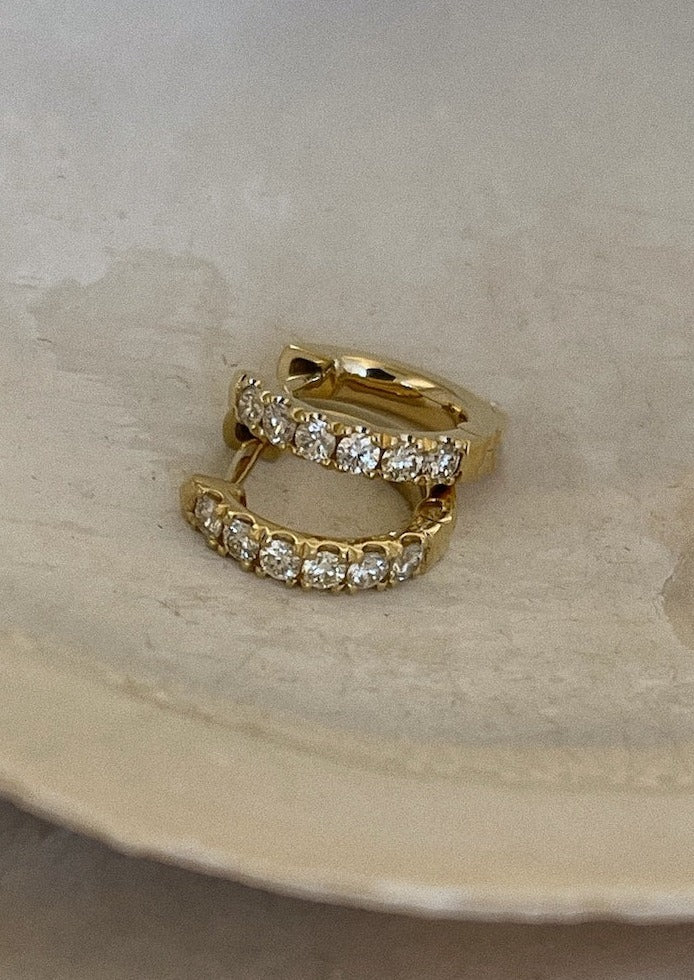 Kinn - Bold Pavé Huggie Earrings Diamond - Image 7