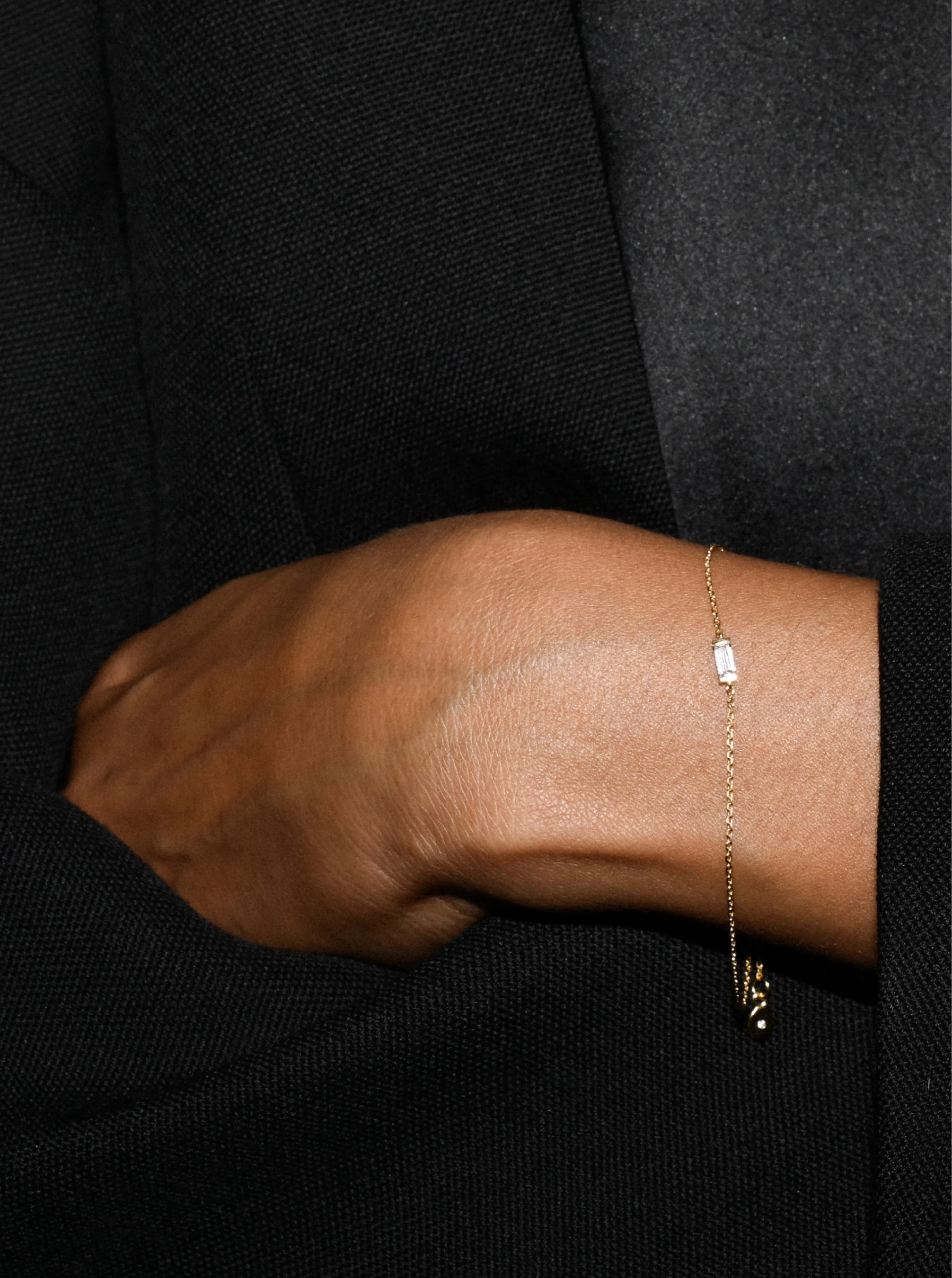 Dorsey - BAGUETTE LAB WHITE SAPPHIRE GOLD CHAIN BRACELET - Image 4