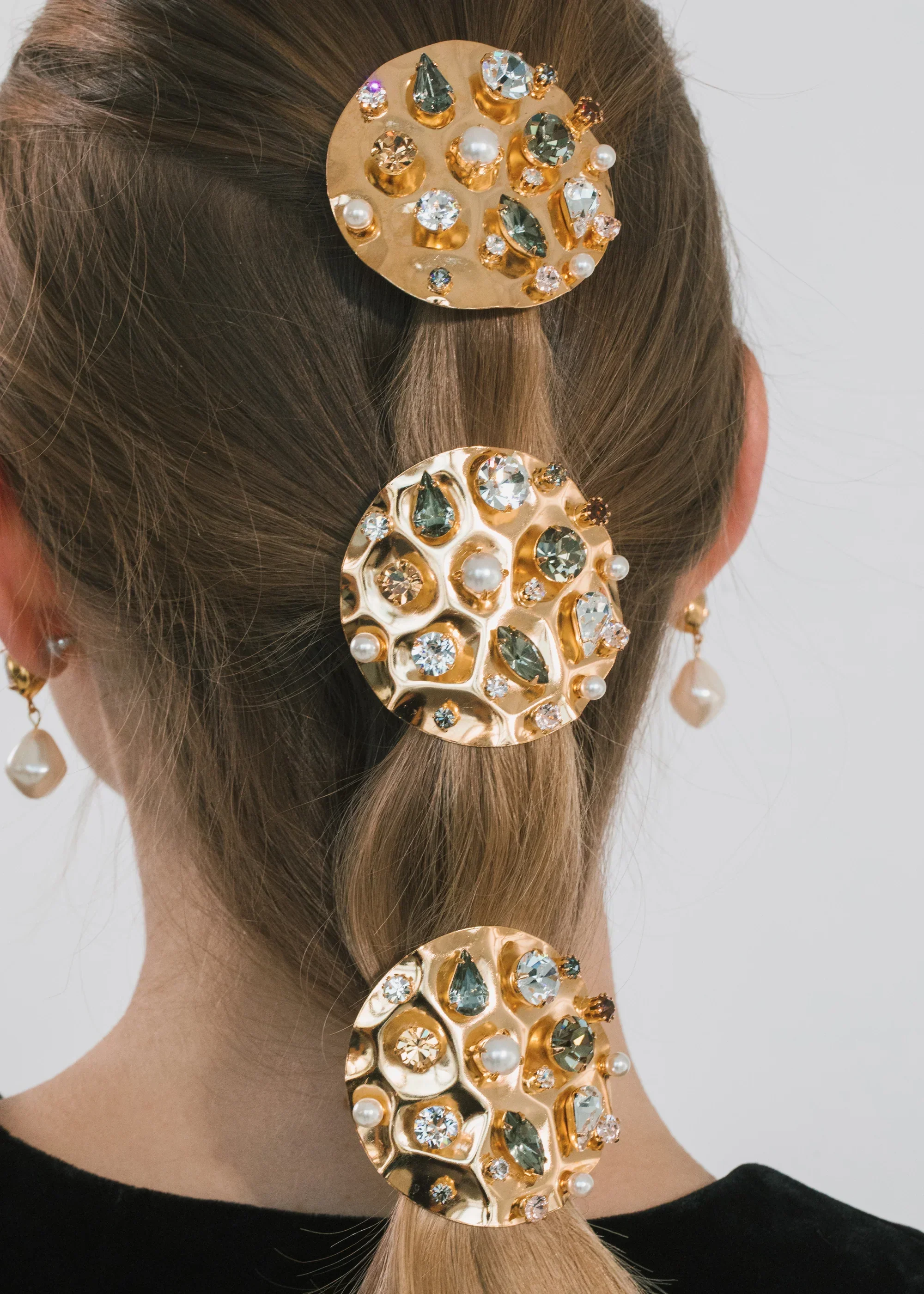 Jennifer Behr - Brunelle Ponywrap - Image 5