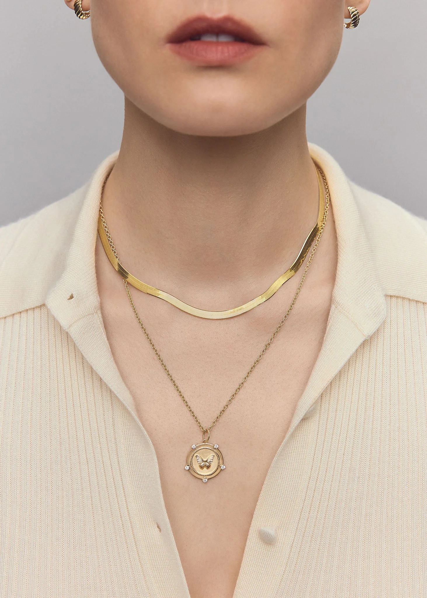 Kinn - Butterfly Coin Necklace Diamond - Image 2