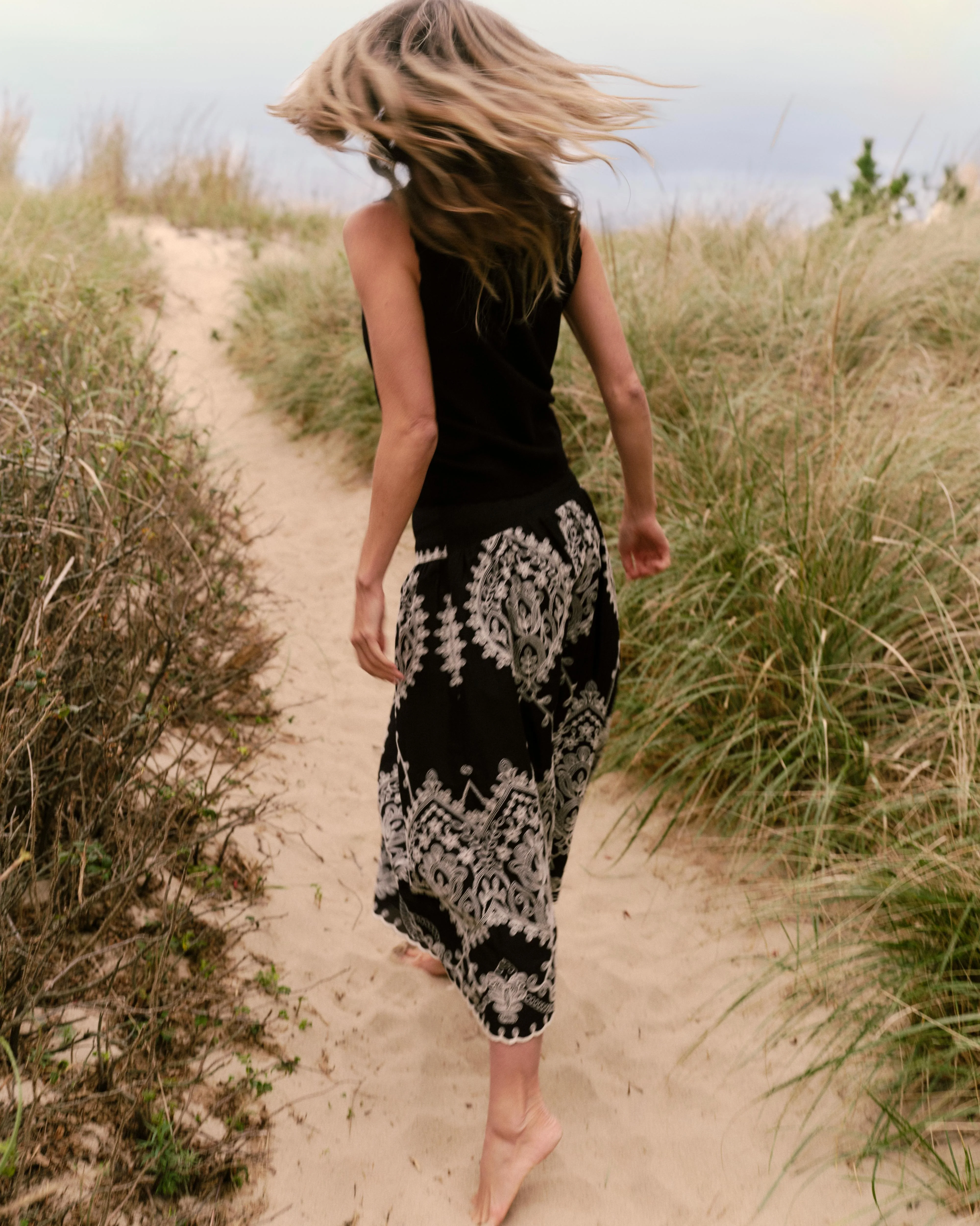 Cartolina - SP26 Georgia Midi Skirt - Noir - Image 5