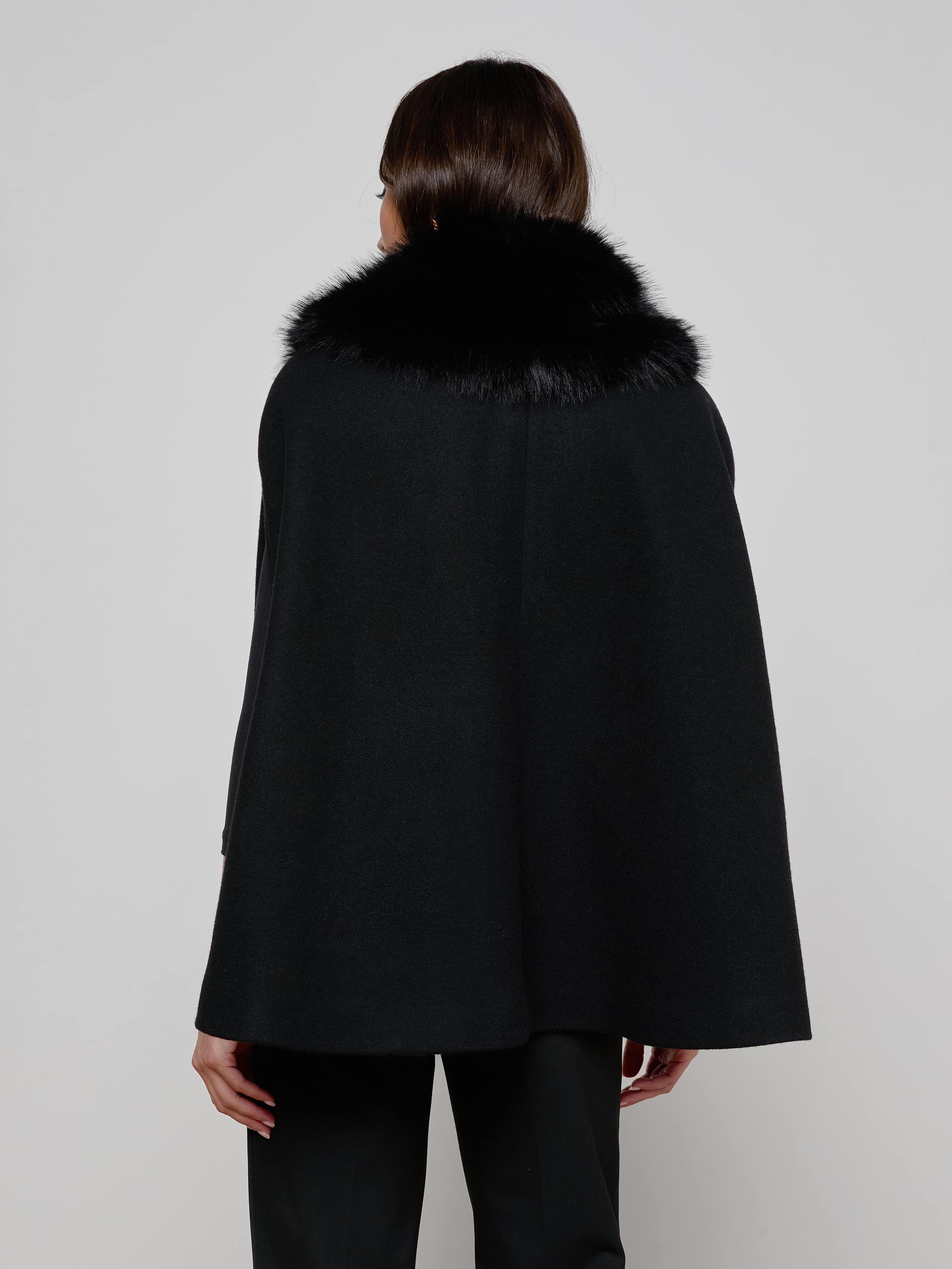 L'AGENCE - Chana Faux Fur Cape - Image 4