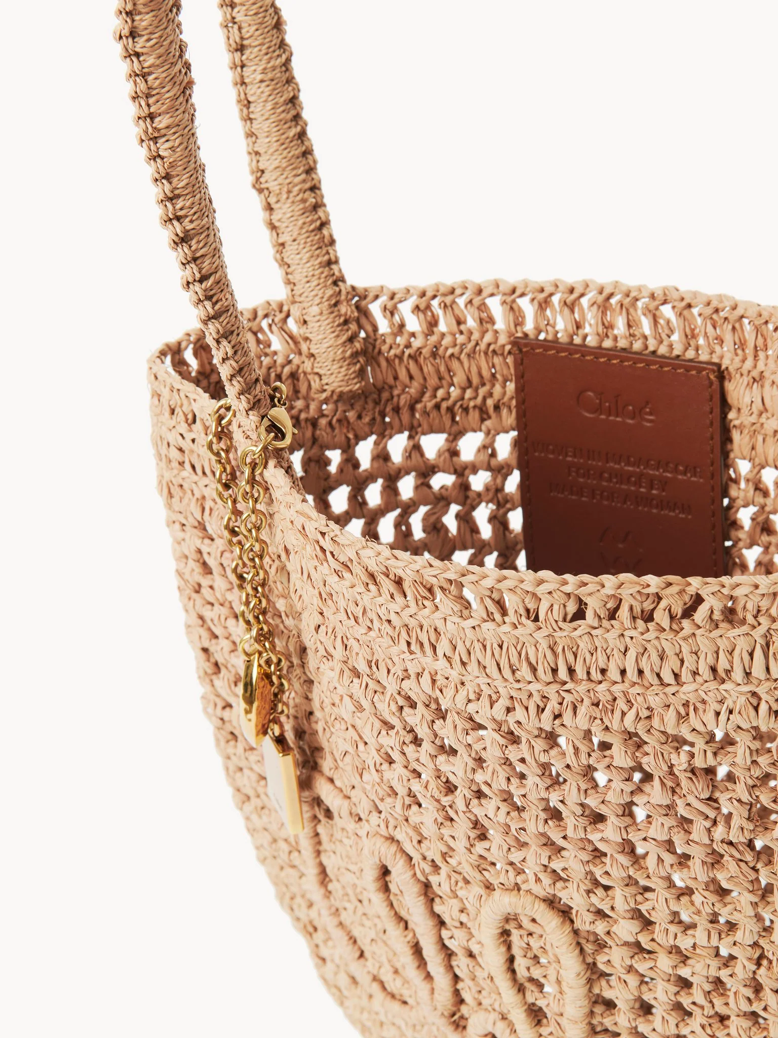Chloé - Small Summer Banana tote bag in raffia - Image 2