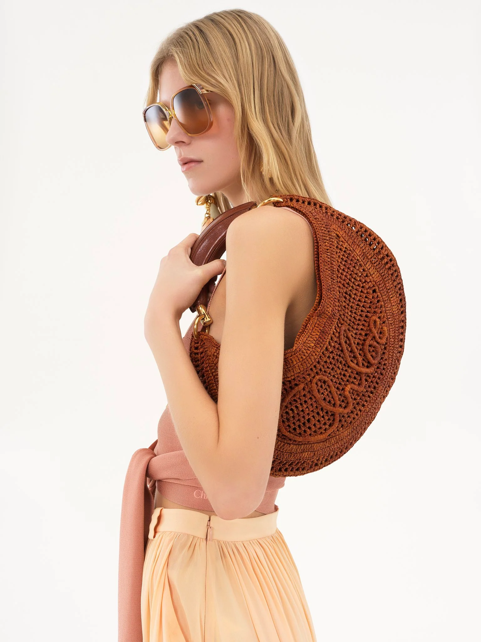 Chloé - Summer Banana hobo bag in raffia - Image 4