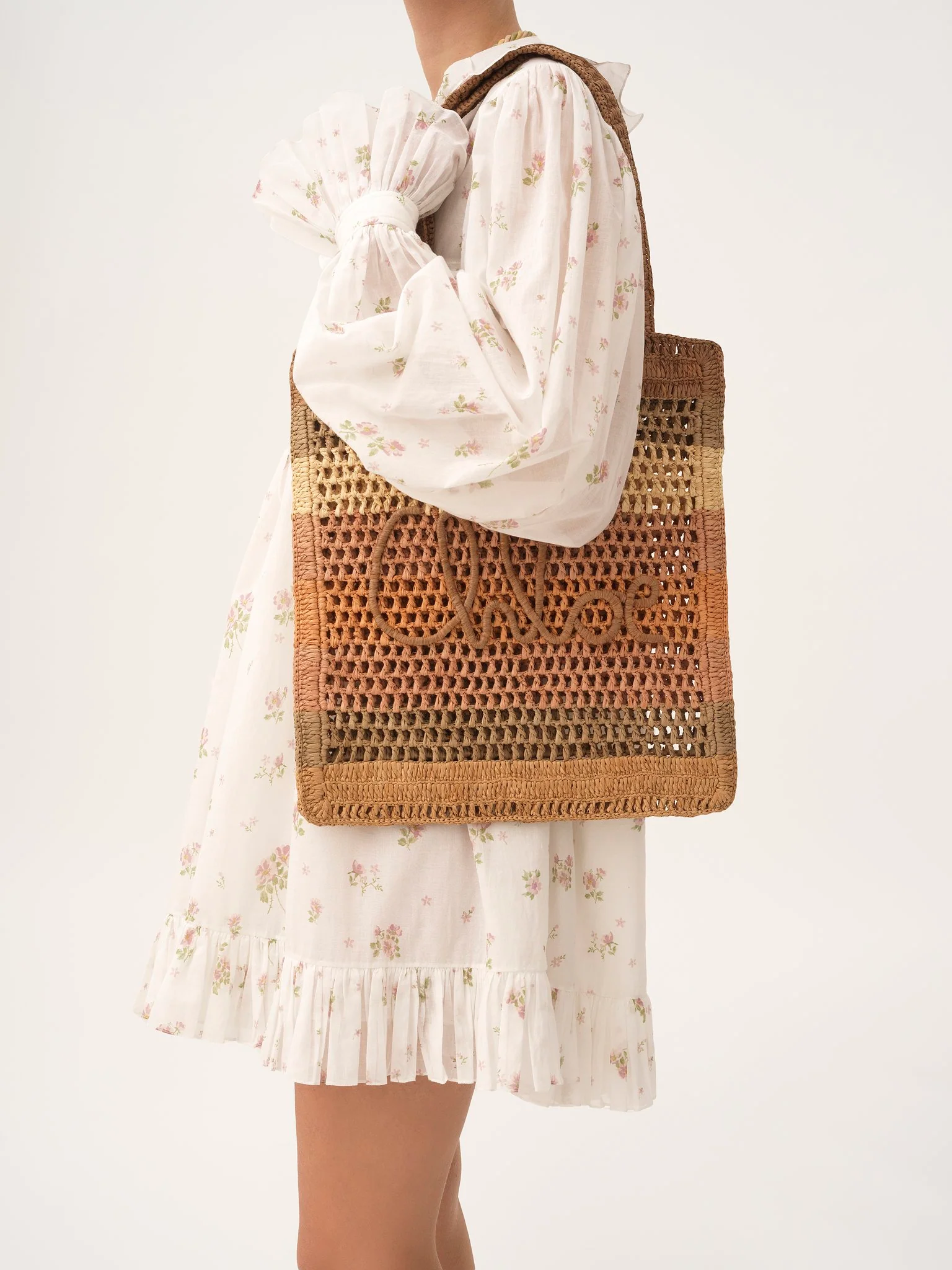 Chloé - Summer Banana tote bag in raffia - Image 4