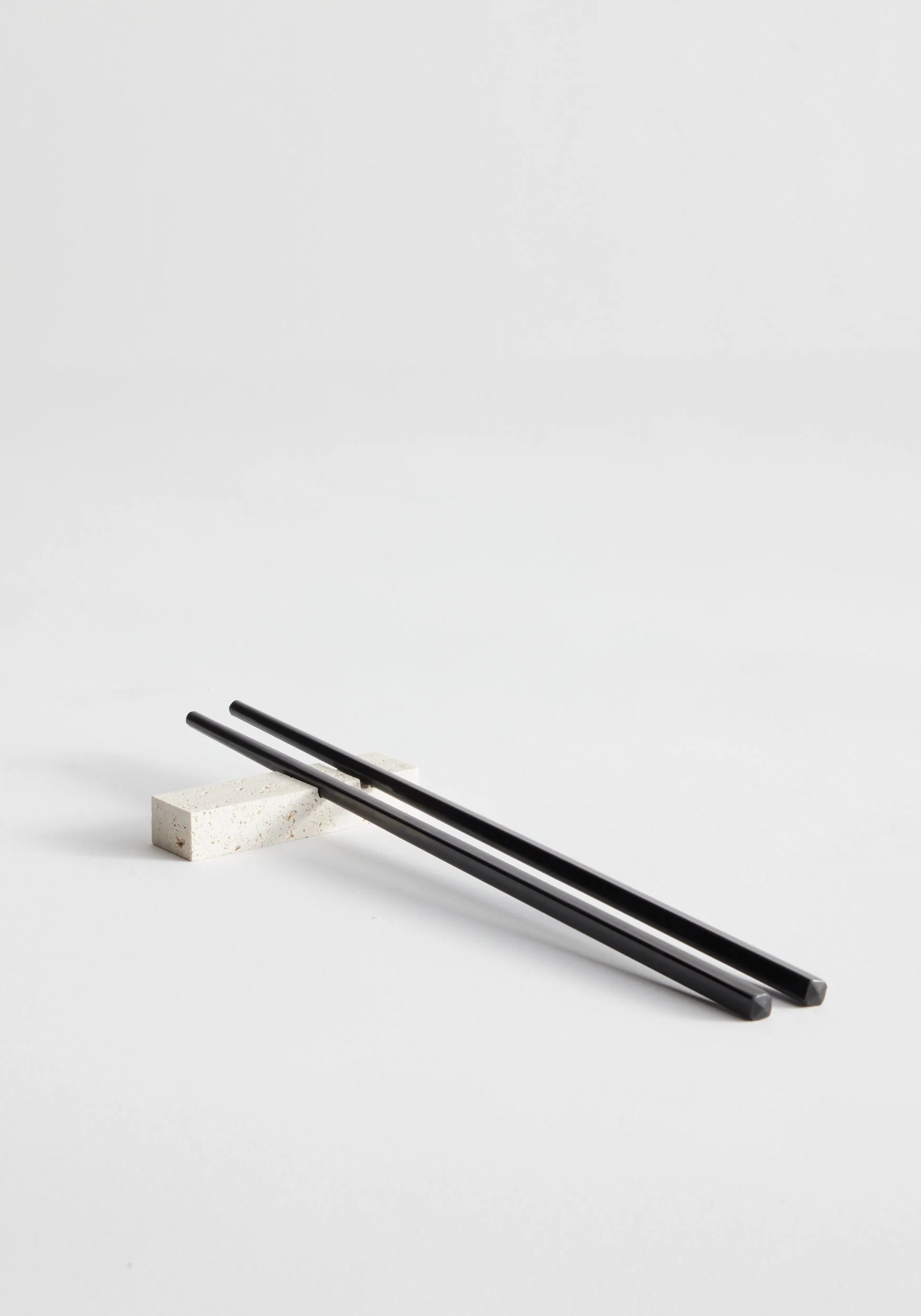 ROHE - Chopstick holders | travertine - Image 2