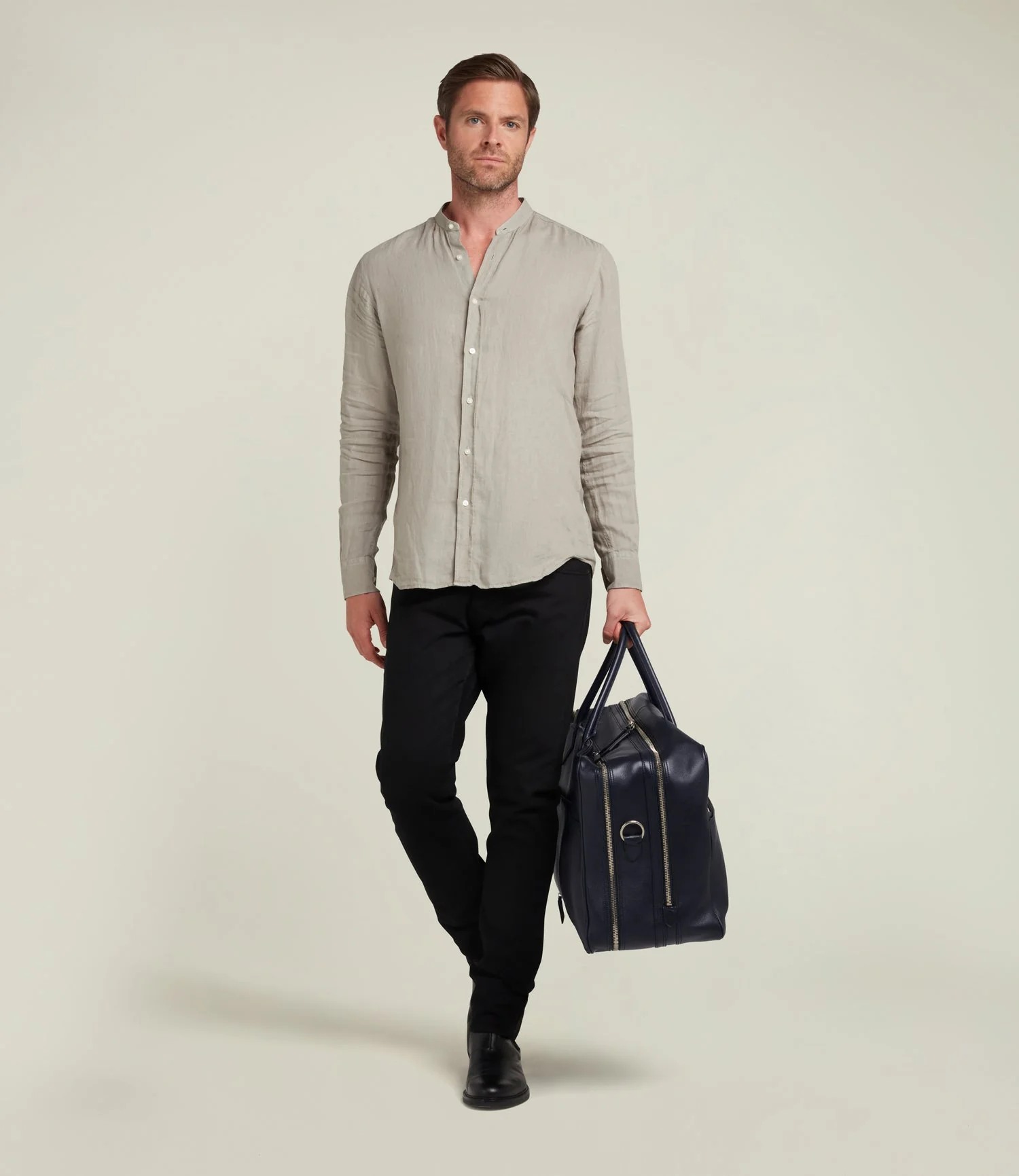 Metier - Closer Weekend Bag Buffalo Deep Navy - Image 4