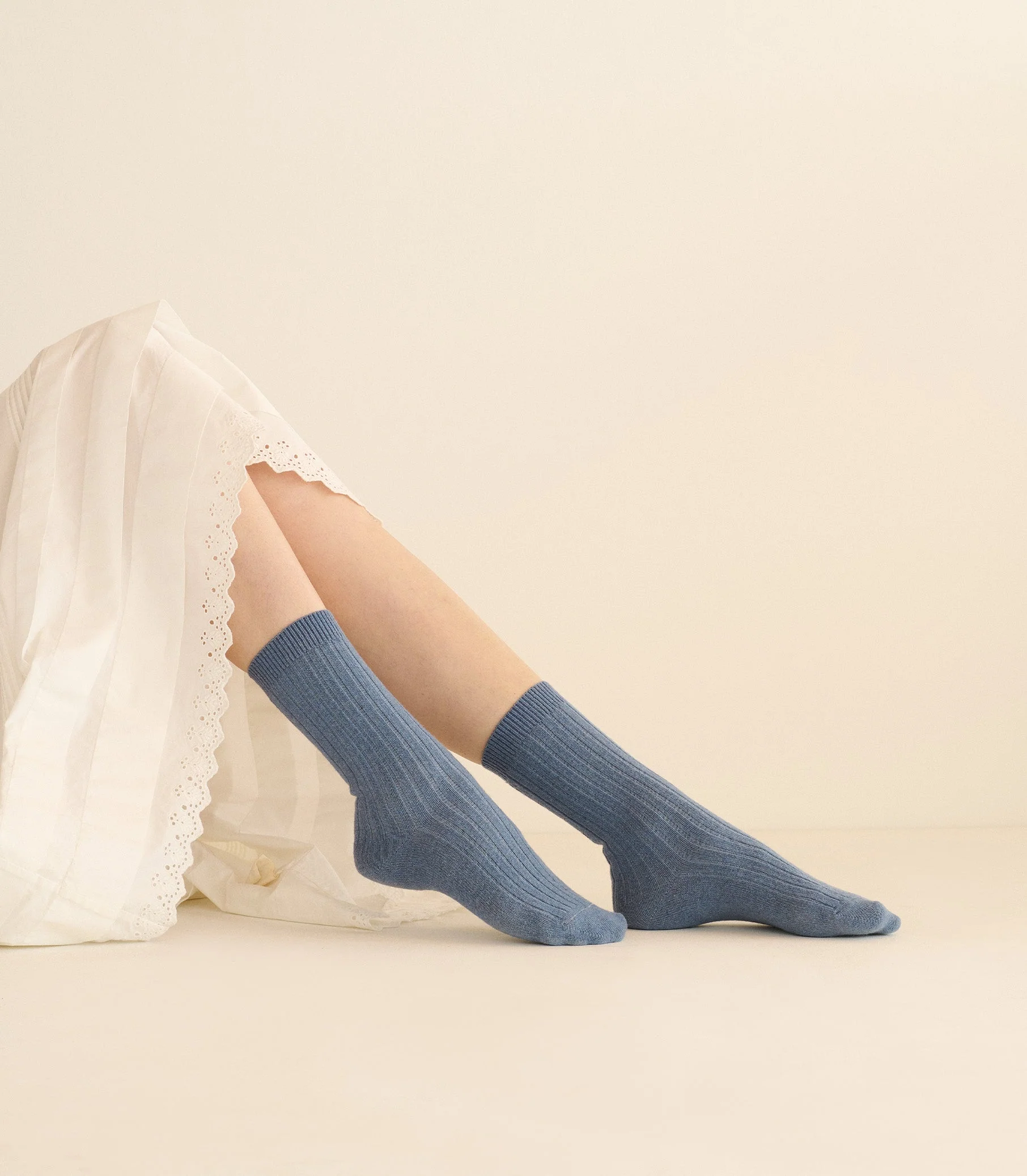 DOEN - COLLÉGIEN MERINO CASHMERE RIBBED CREW SOCKS