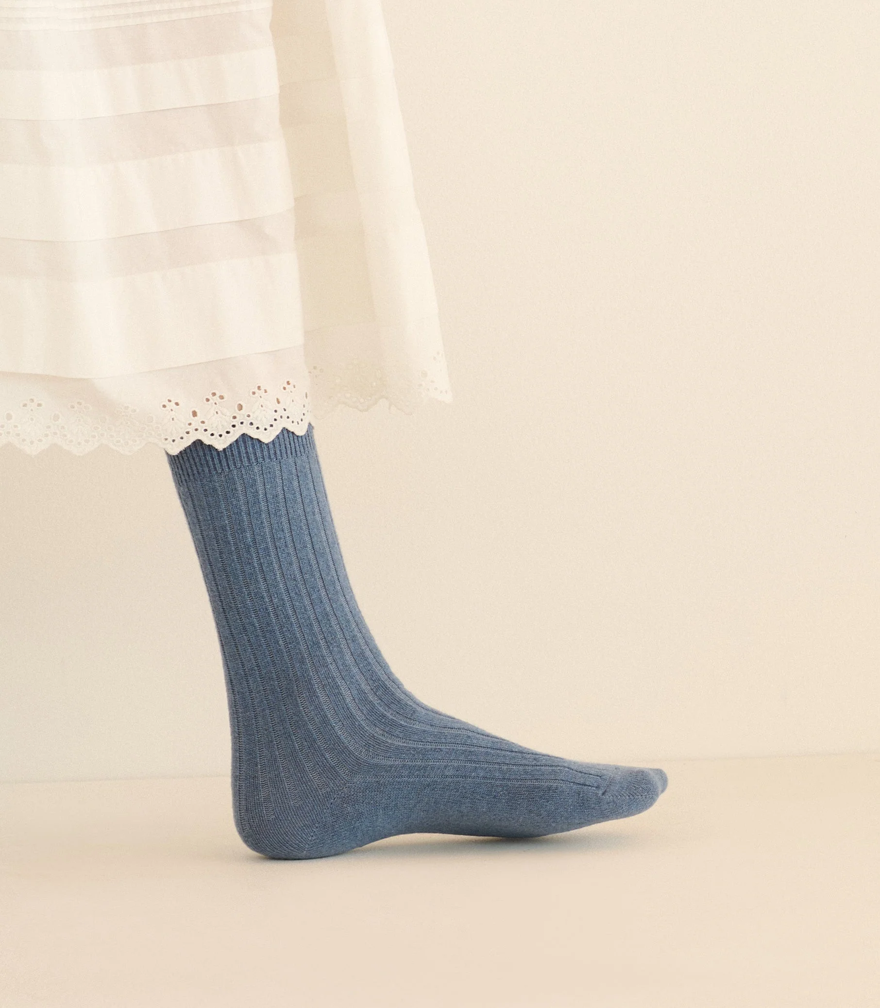 DOEN - COLLÉGIEN MERINO CASHMERE RIBBED CREW SOCKS - Image 2