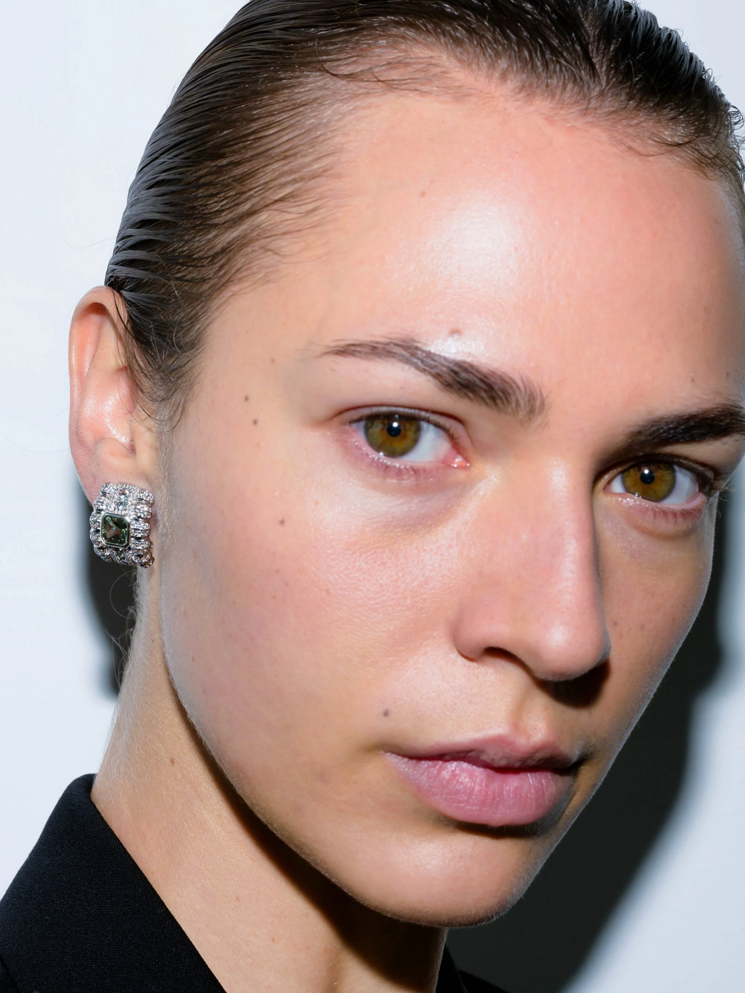 Dorsey - CRAWFORD ASSCHER CUT LIGHT GREEN SPINEL EARRINGS - Image 3