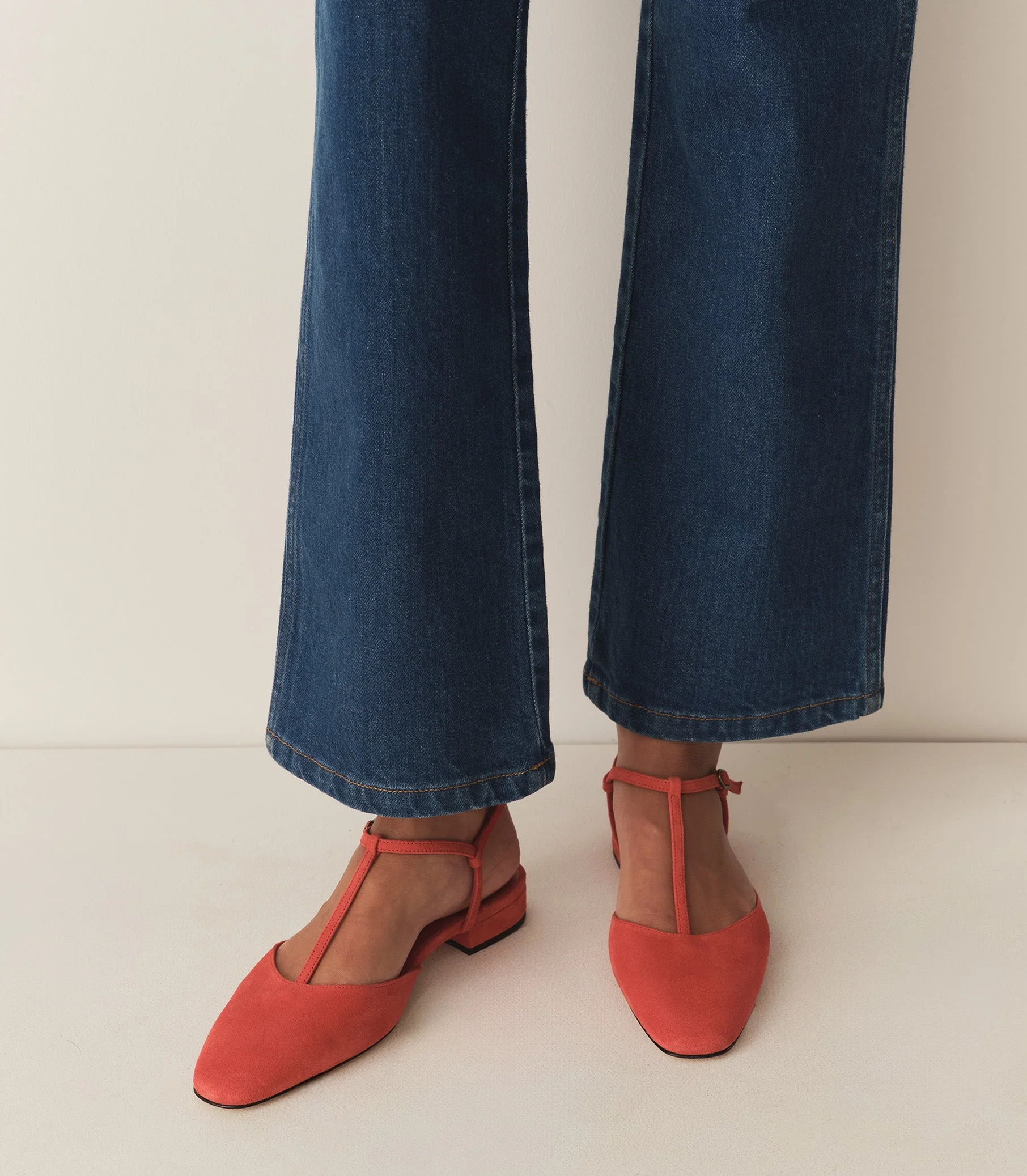 DÔEN - CRISTINA T STRAP FLAT -- FUEGO SUEDE