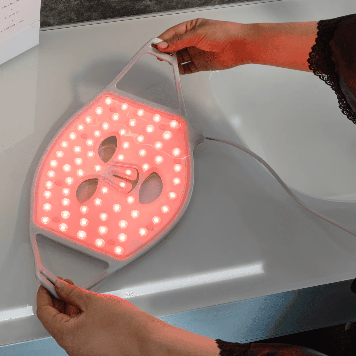 Currentbody - Silver Series 1 LED Mask Gift Set - Image 3