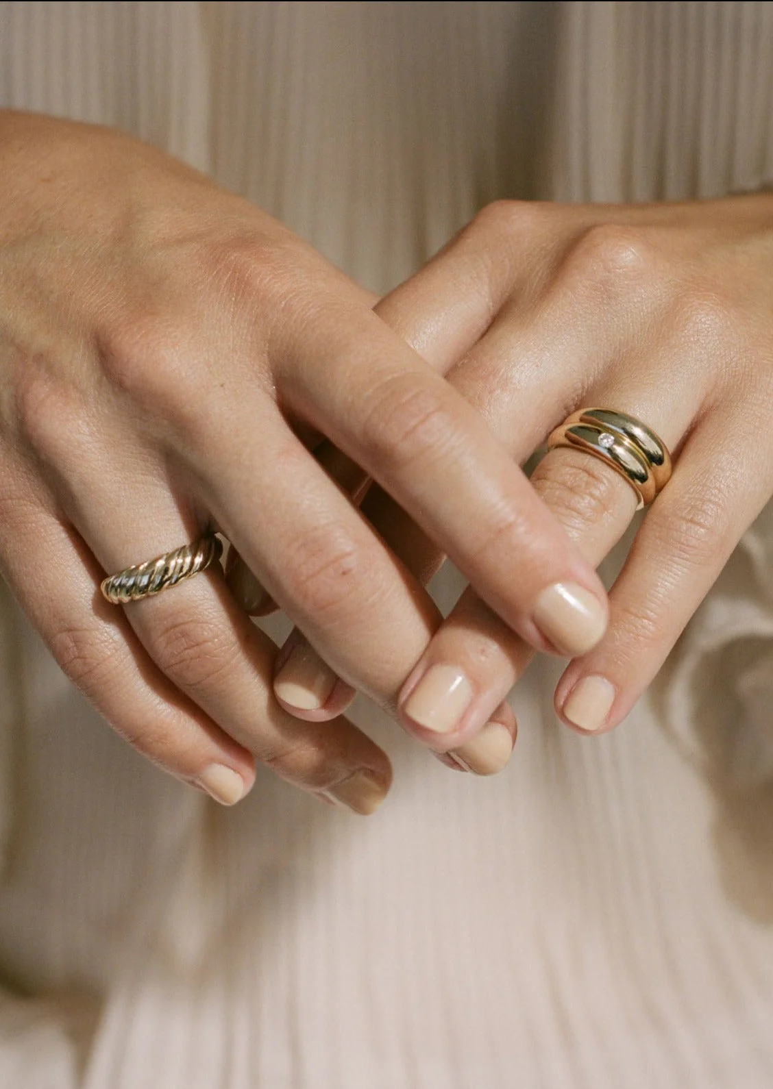 Kinn - Dare To Love Classic Hollow Dome Ring Gold - Image 7