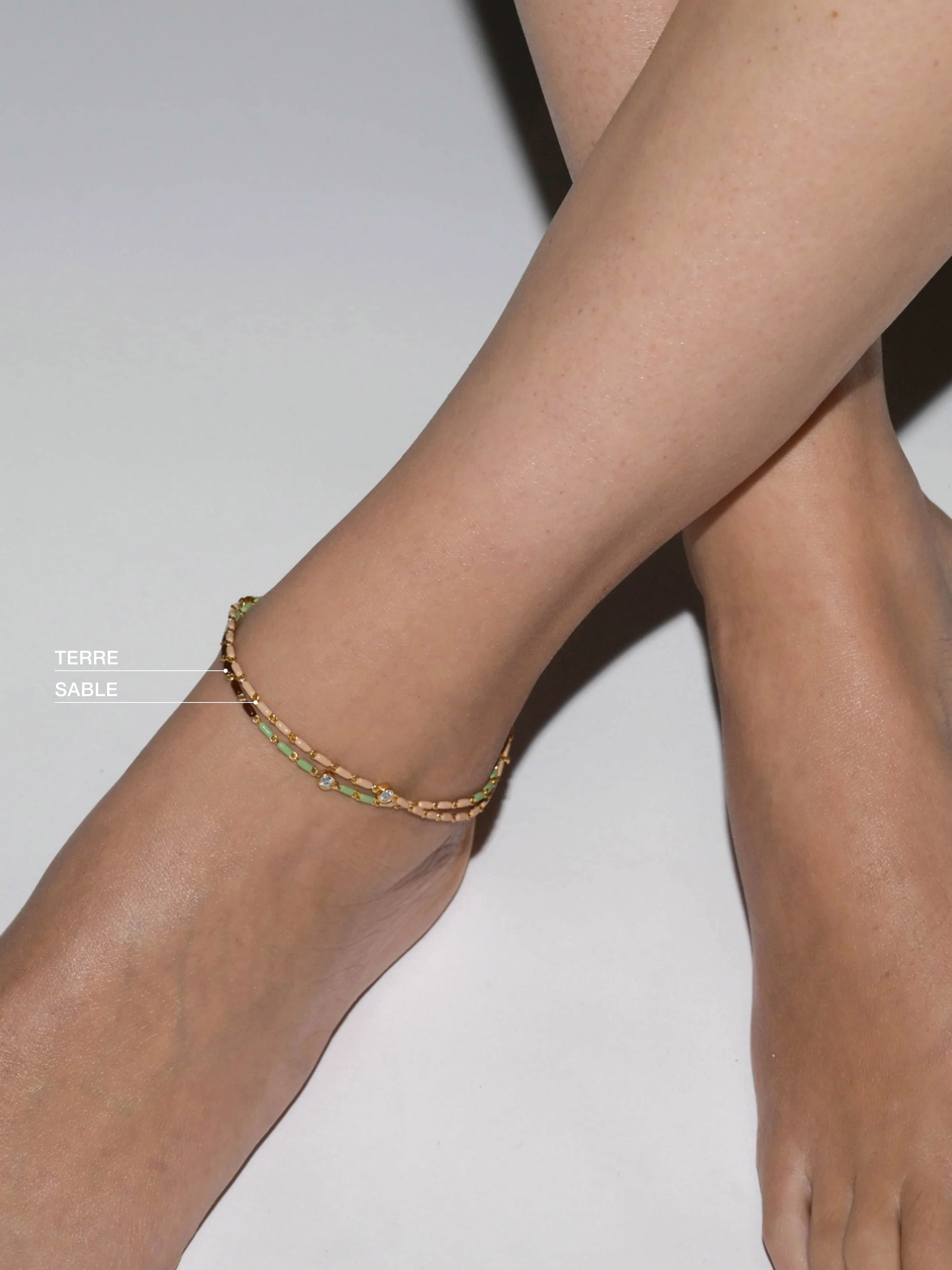 Dorsey - ENAMEL MOISSANITE ANKLET IN TERRE, 18K GOLD VERMEIL - Image 2