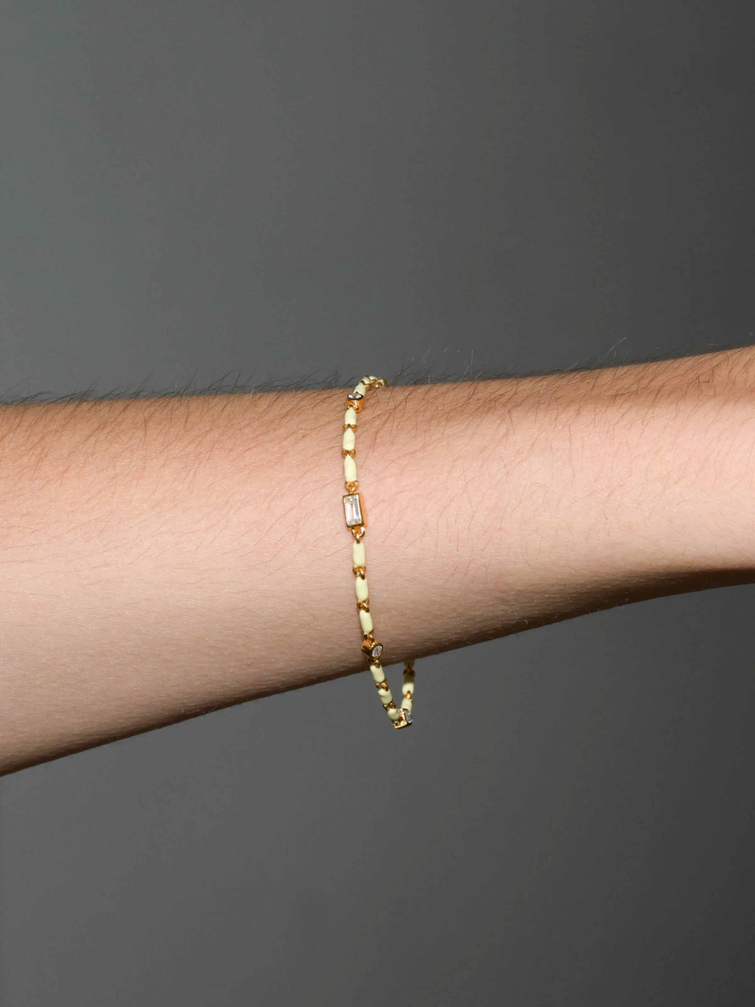 Dorsey - ENAMEL MOISSANITE BRACELET IN BEURRE, 18K GOLD VERMEIL - Image 2