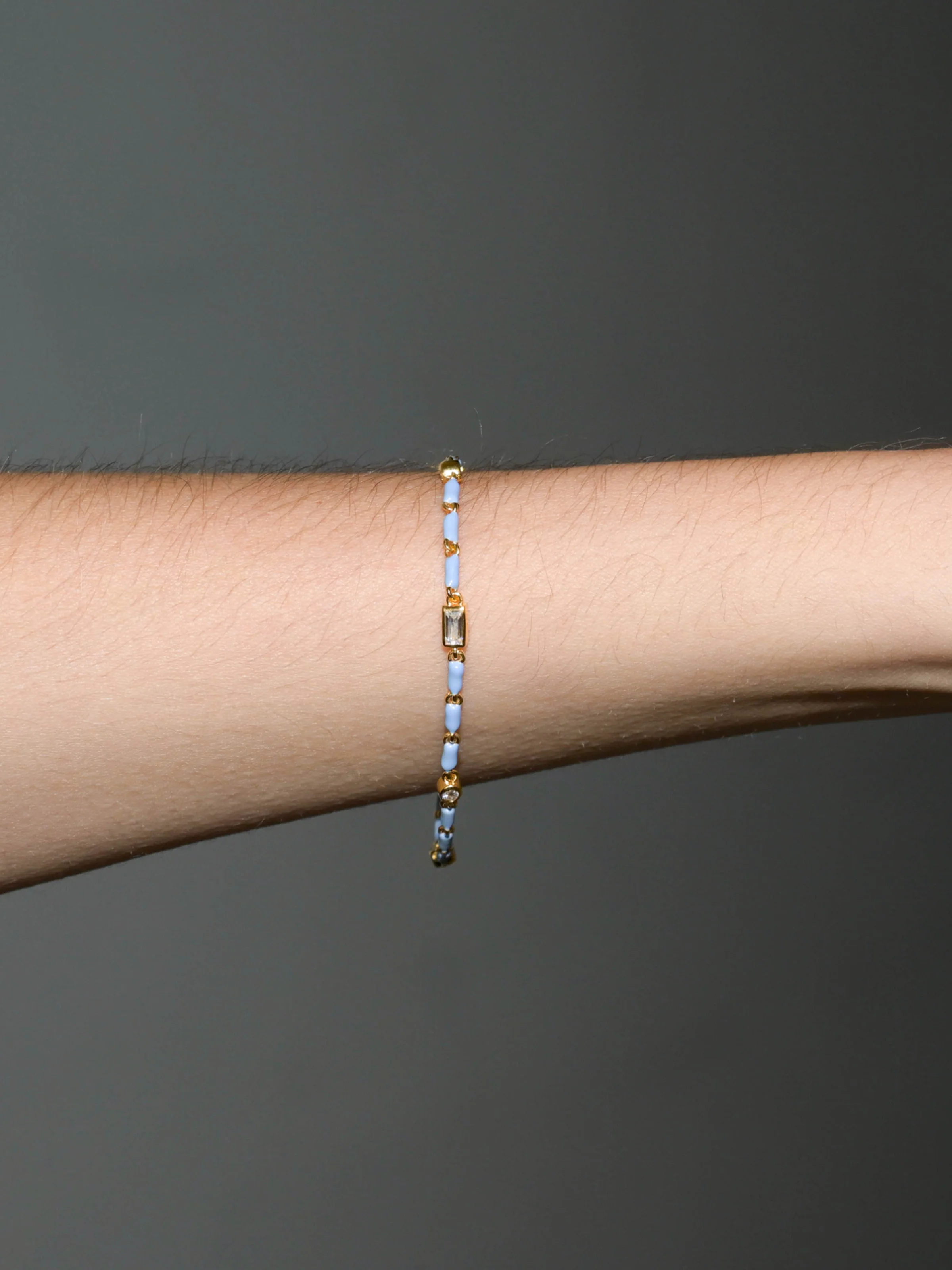 Dorsey - ENAMEL MOISSANITE BRACELET IN BLEUET, 18K GOLD VERMEIL - Image 2