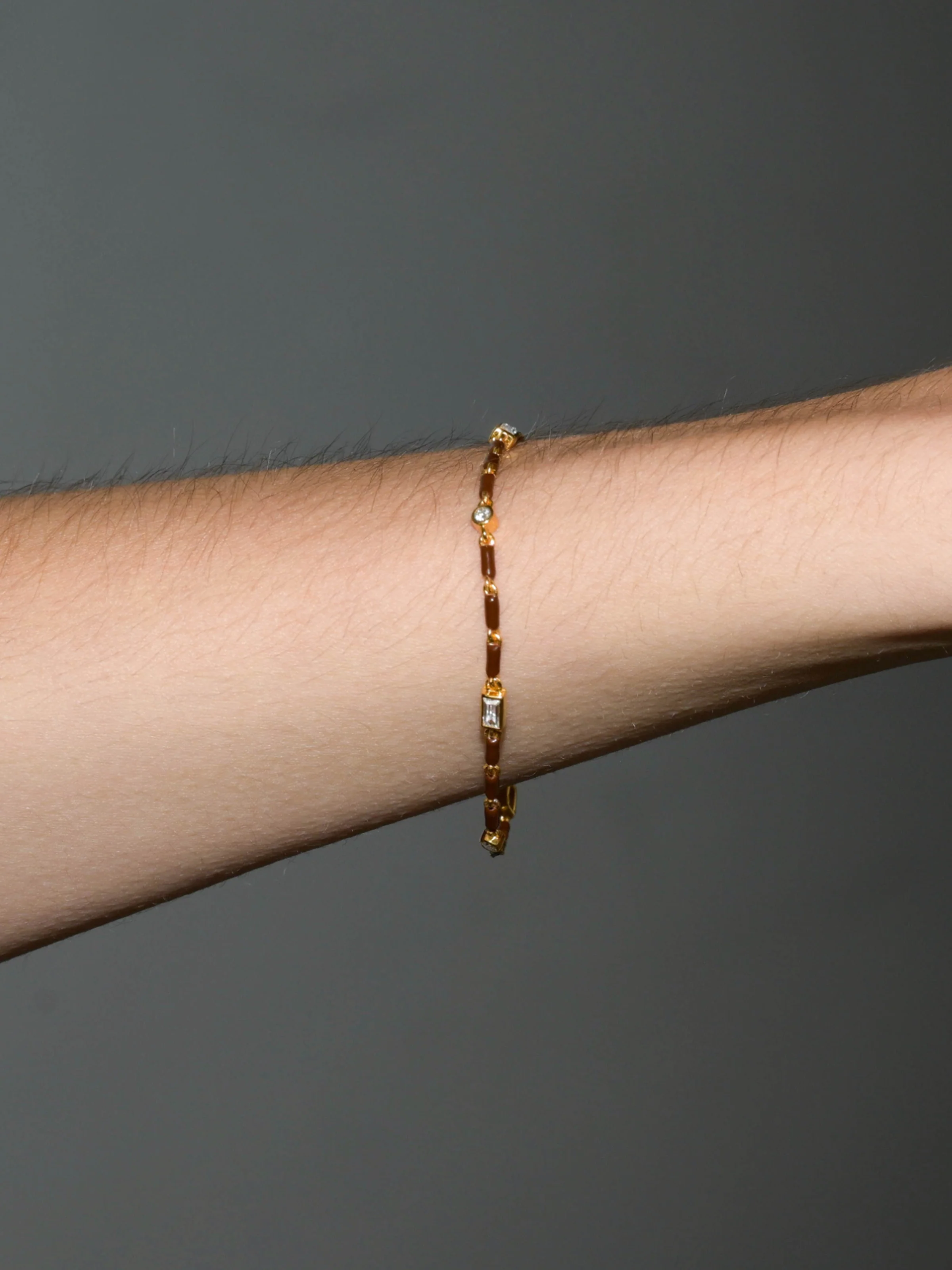 Dorsey - ENAMEL MOISSANITE BRACELET IN MARRON, 18K GOLD VERMEIL - Image 2