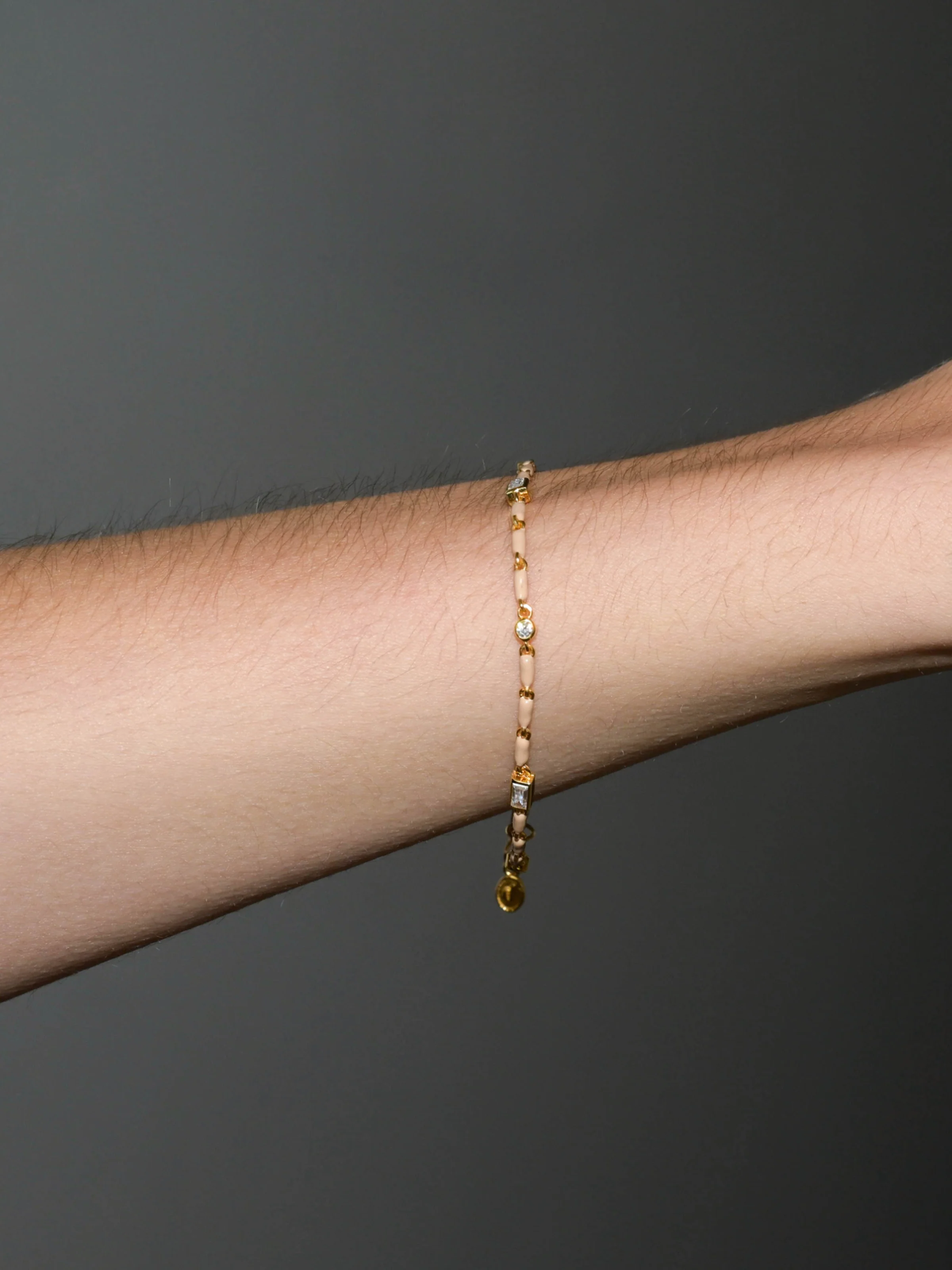 Dorsey - ENAMEL MOISSANITE BRACELET IN SABLE, 18K GOLD VERMEIL - Image 2