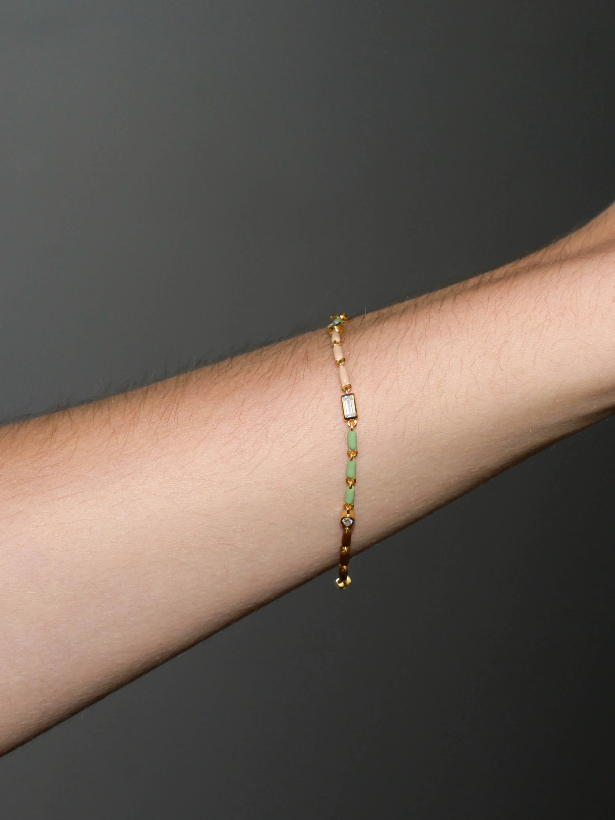 Dorsey - ENAMEL MOISSANITE BRACELET IN TERRE, 18K GOLD VERMEIL - Image 2