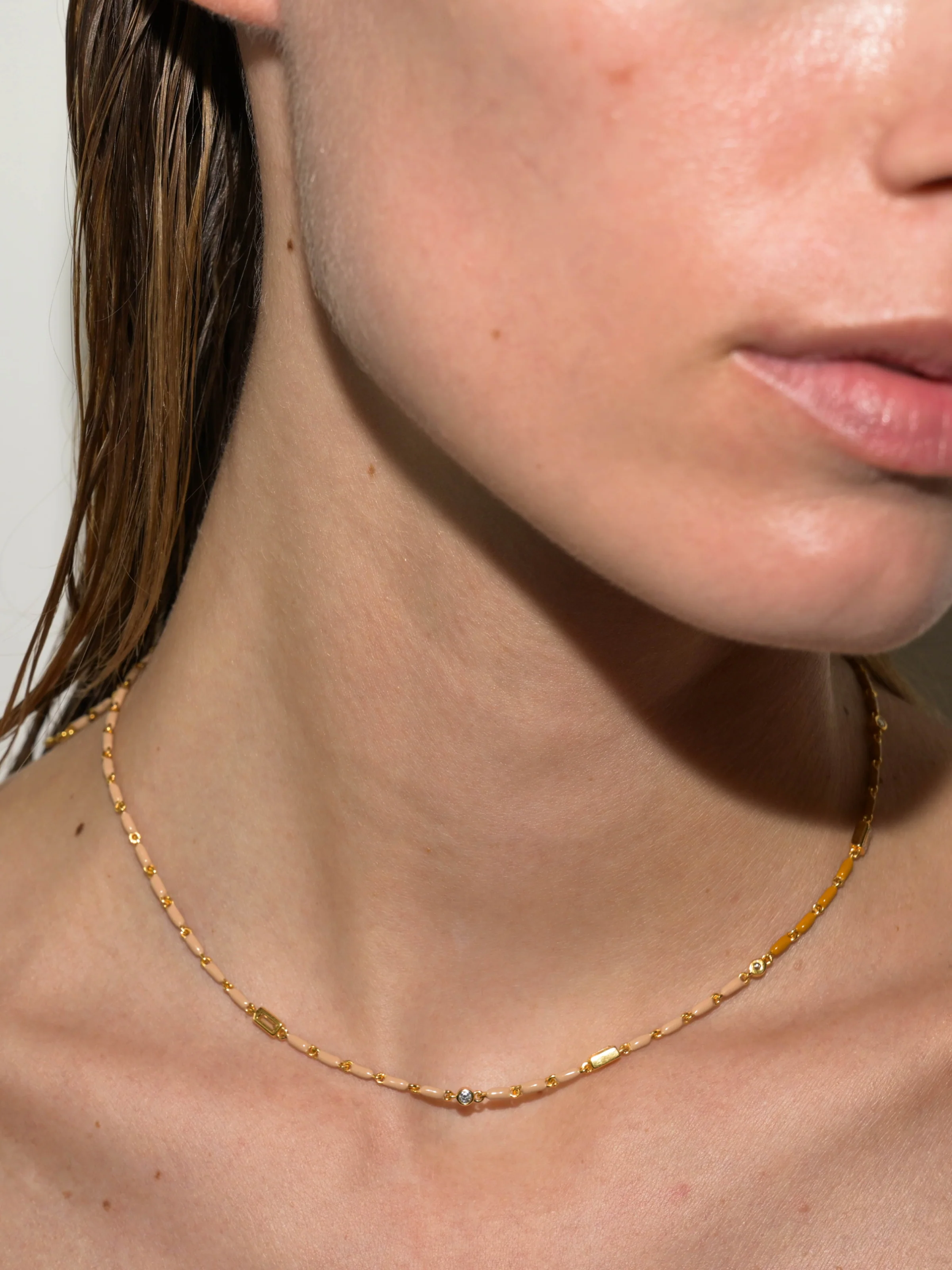 Dorsey - ENAMEL MOISSANITE NECKLACE IN NATUREL, 18K GOLD VERMEIL - Image 3