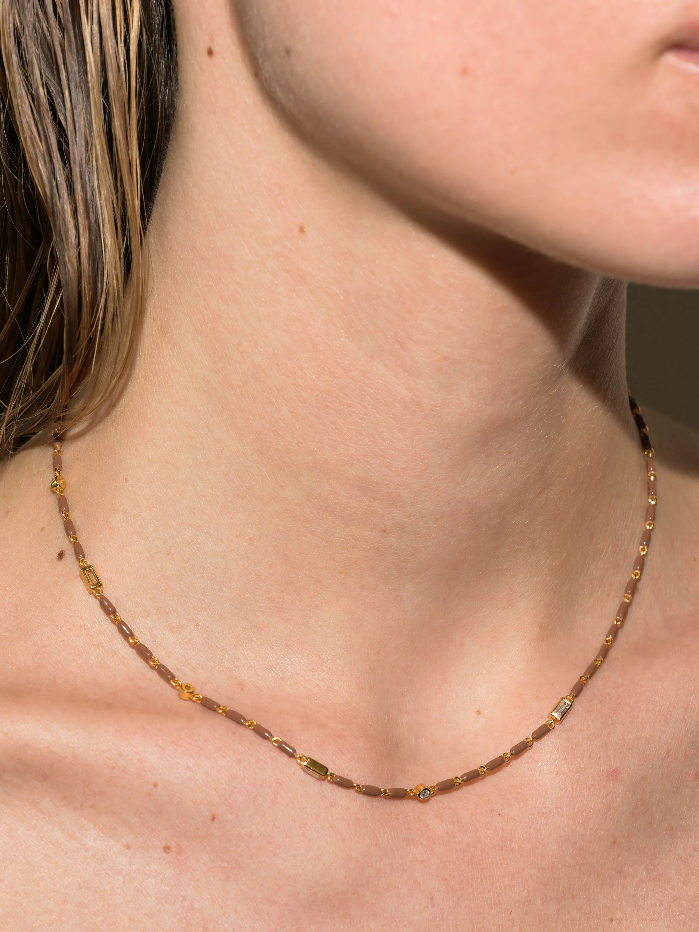 Dorsey - ENAMEL MOISSANITE NECKLACE IN NOISETTE, 18K GOLD VERMEIL - Image 3
