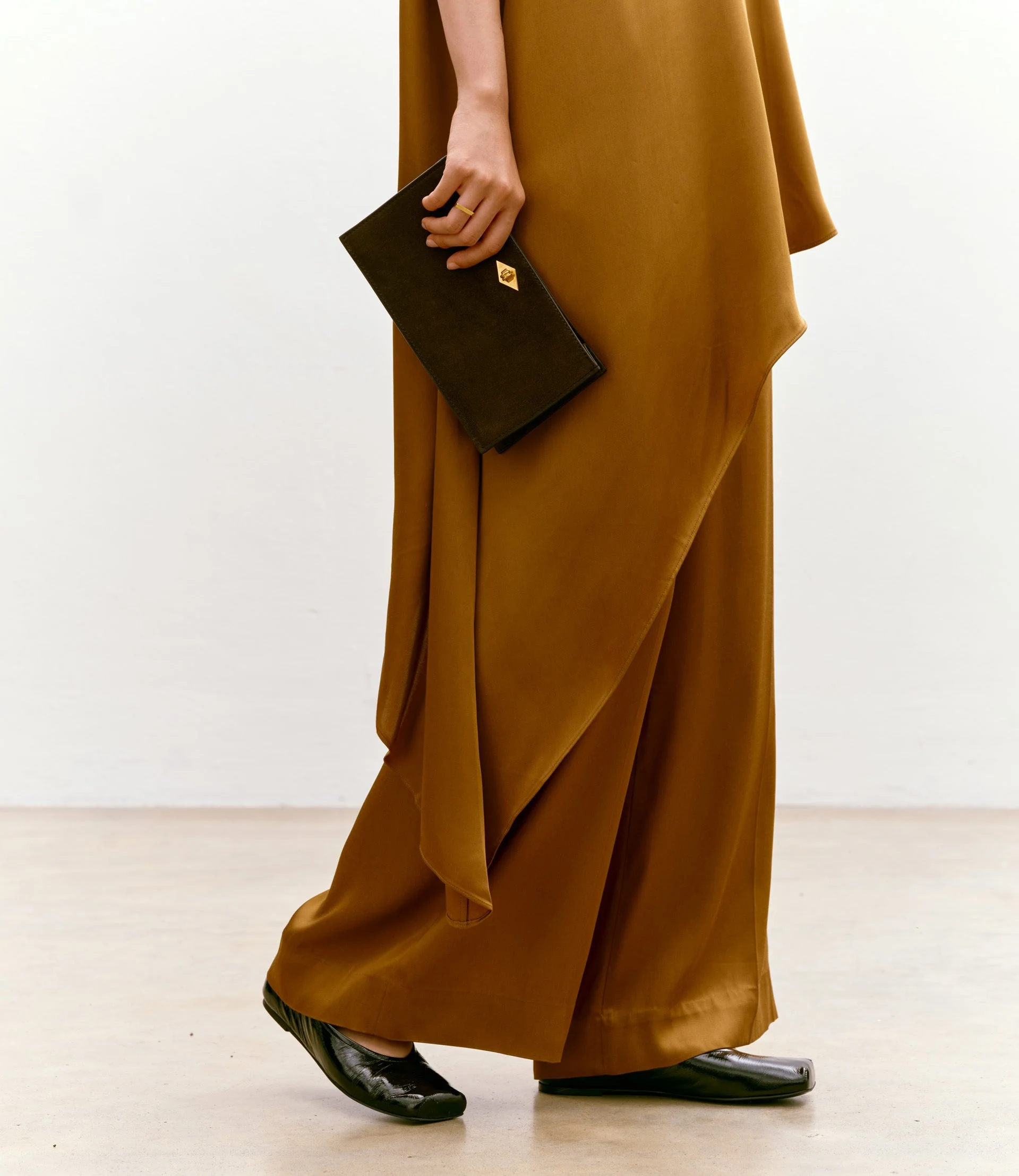 Metier - Ease 20 Suede Chocolate - Image 2