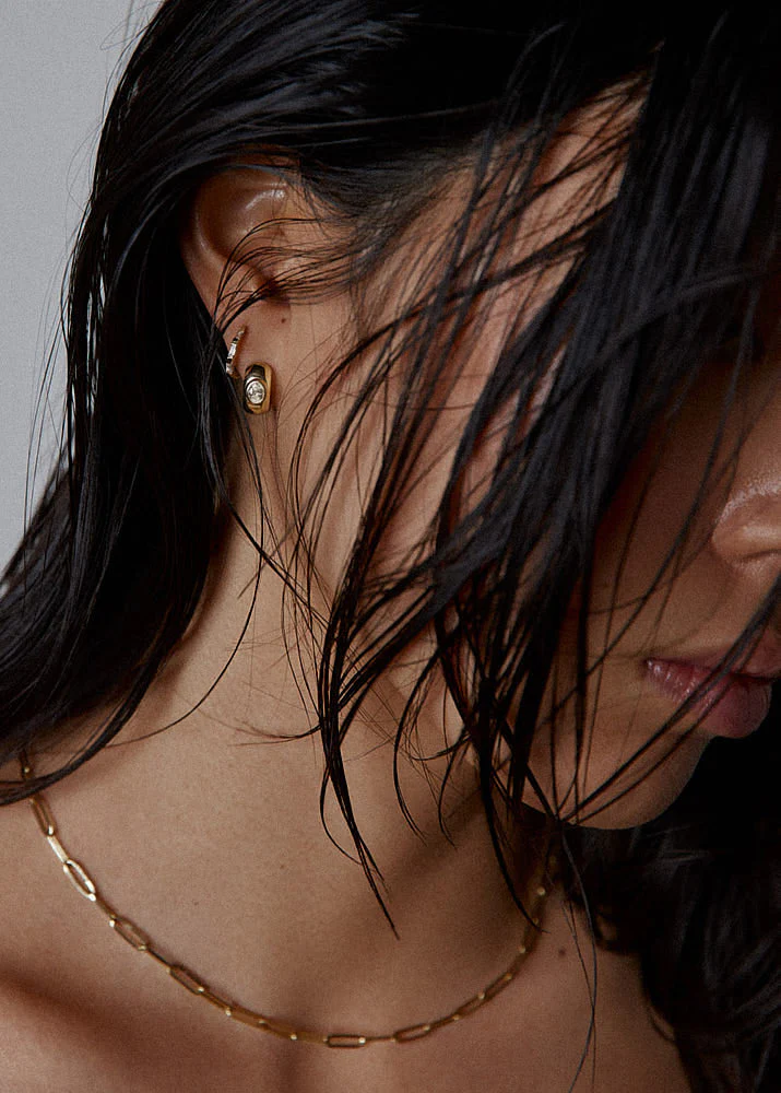 Kinn - Ellie Baguette Huggie Earrings Diamond - Image 4