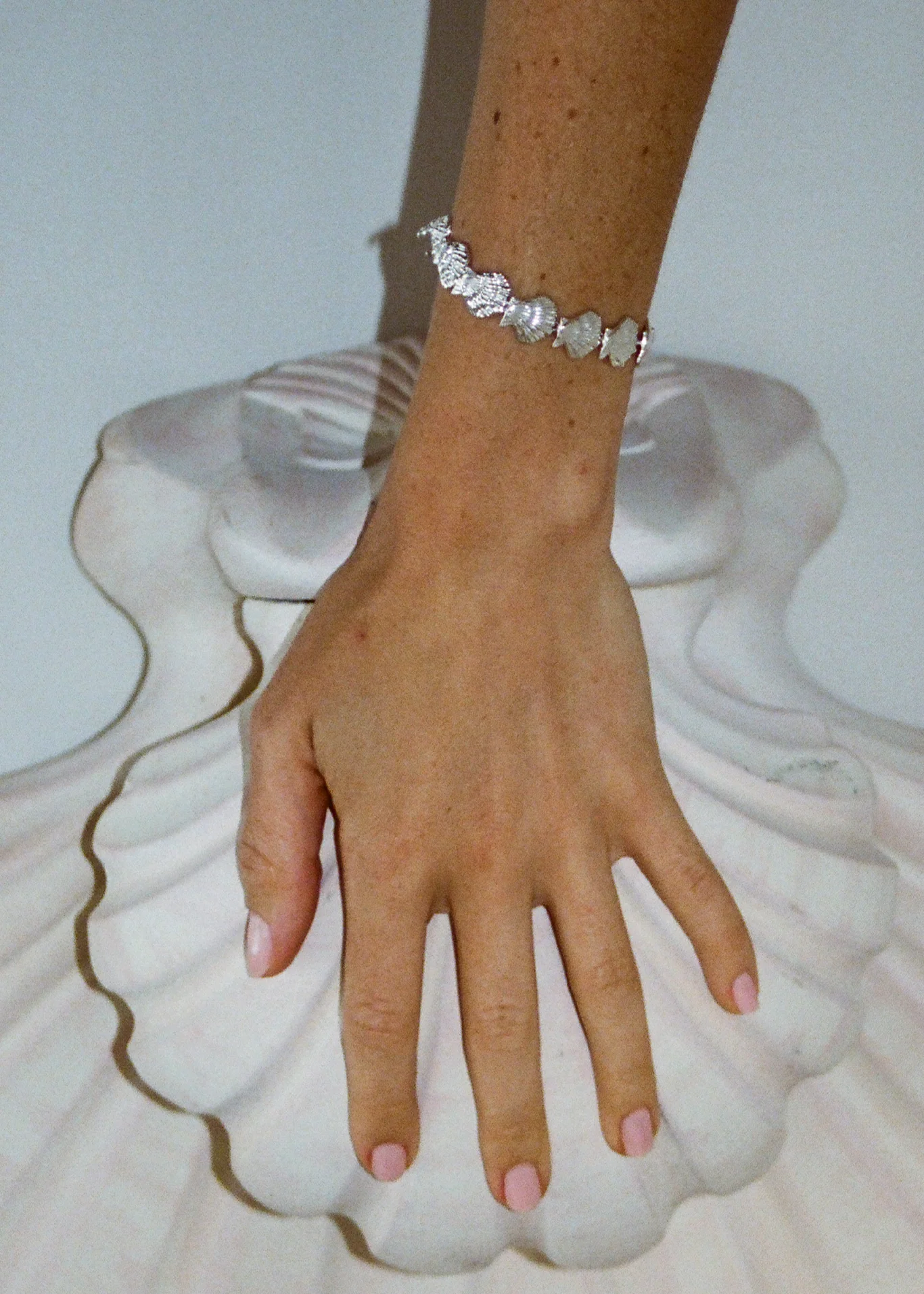 Kinn - Eternity Shell Bracelet Silver - Image 2