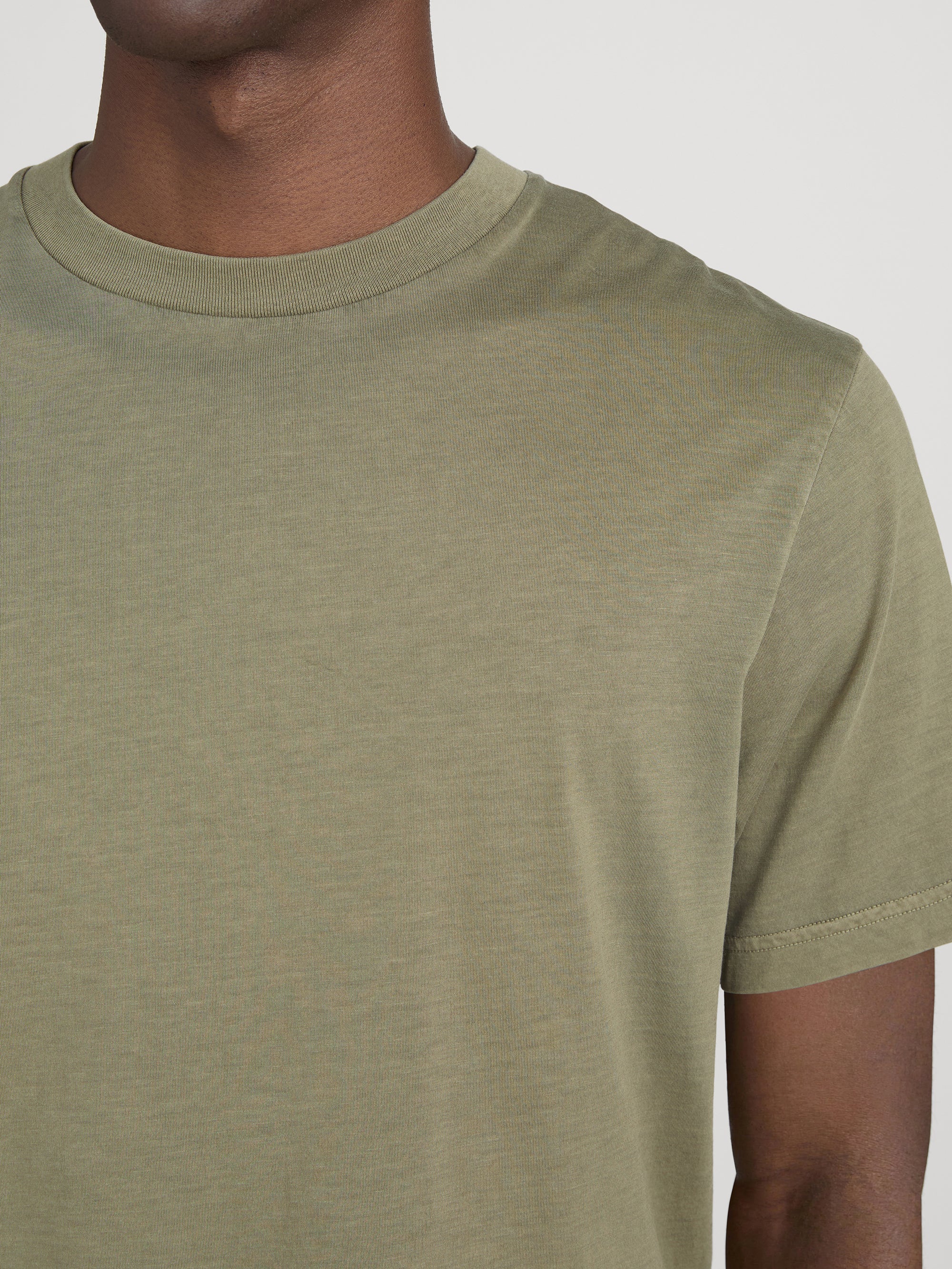 FRAME - Light Cotton Tee - Antique Green - Image 5