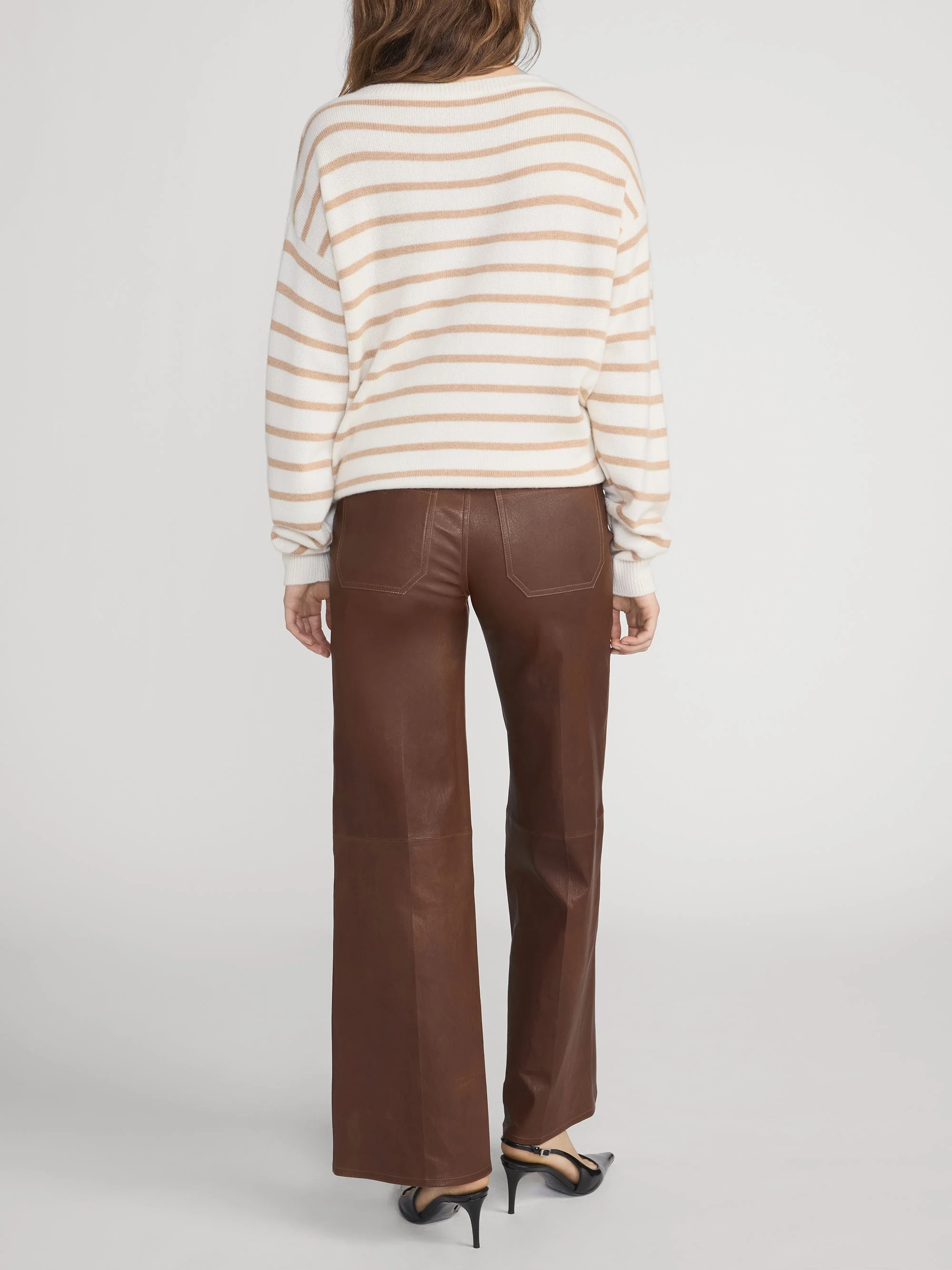 FRAME - The Cashmere V Neck - Image 6
