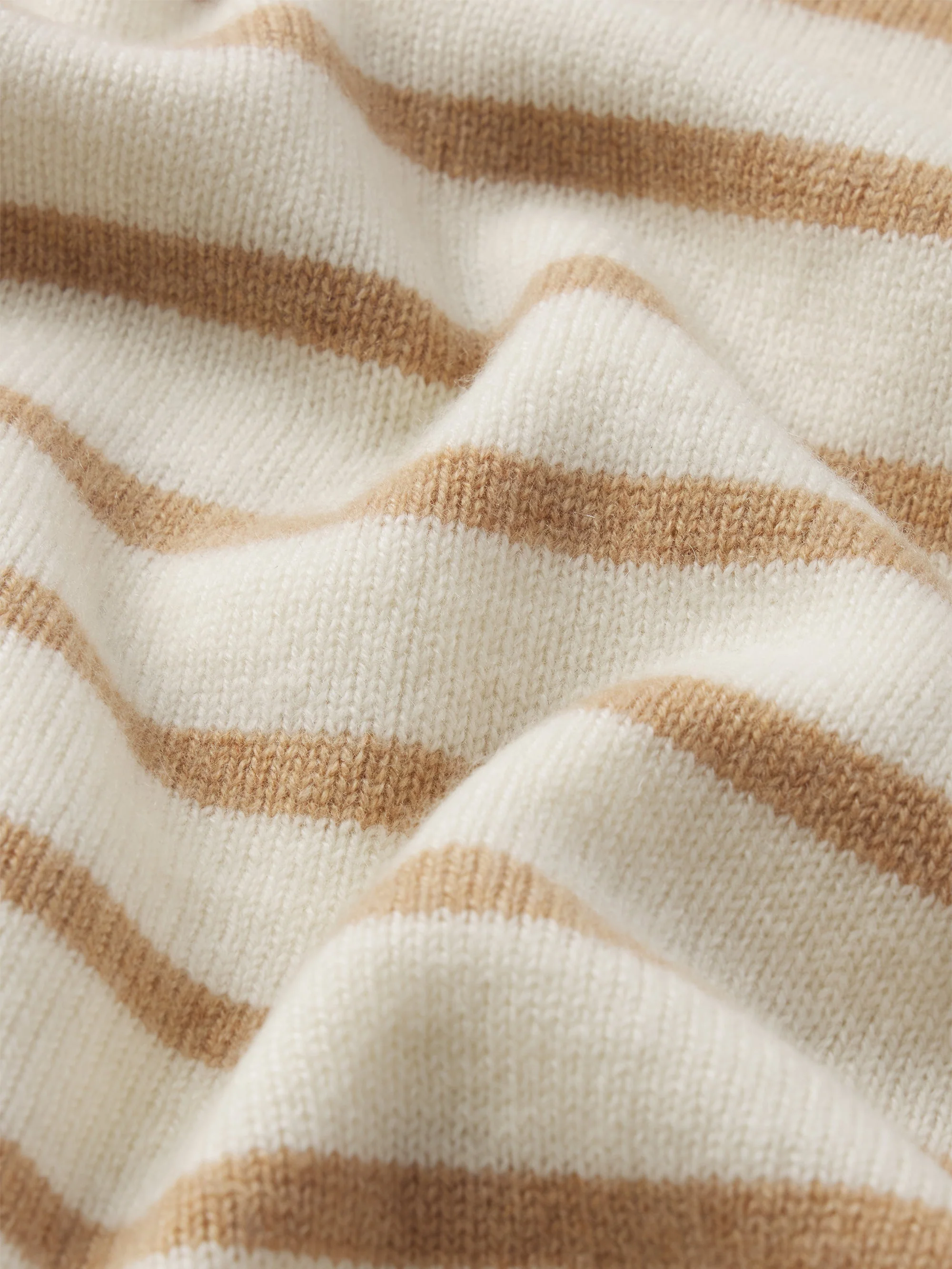 FRAME - The Cashmere V Neck - Image 7