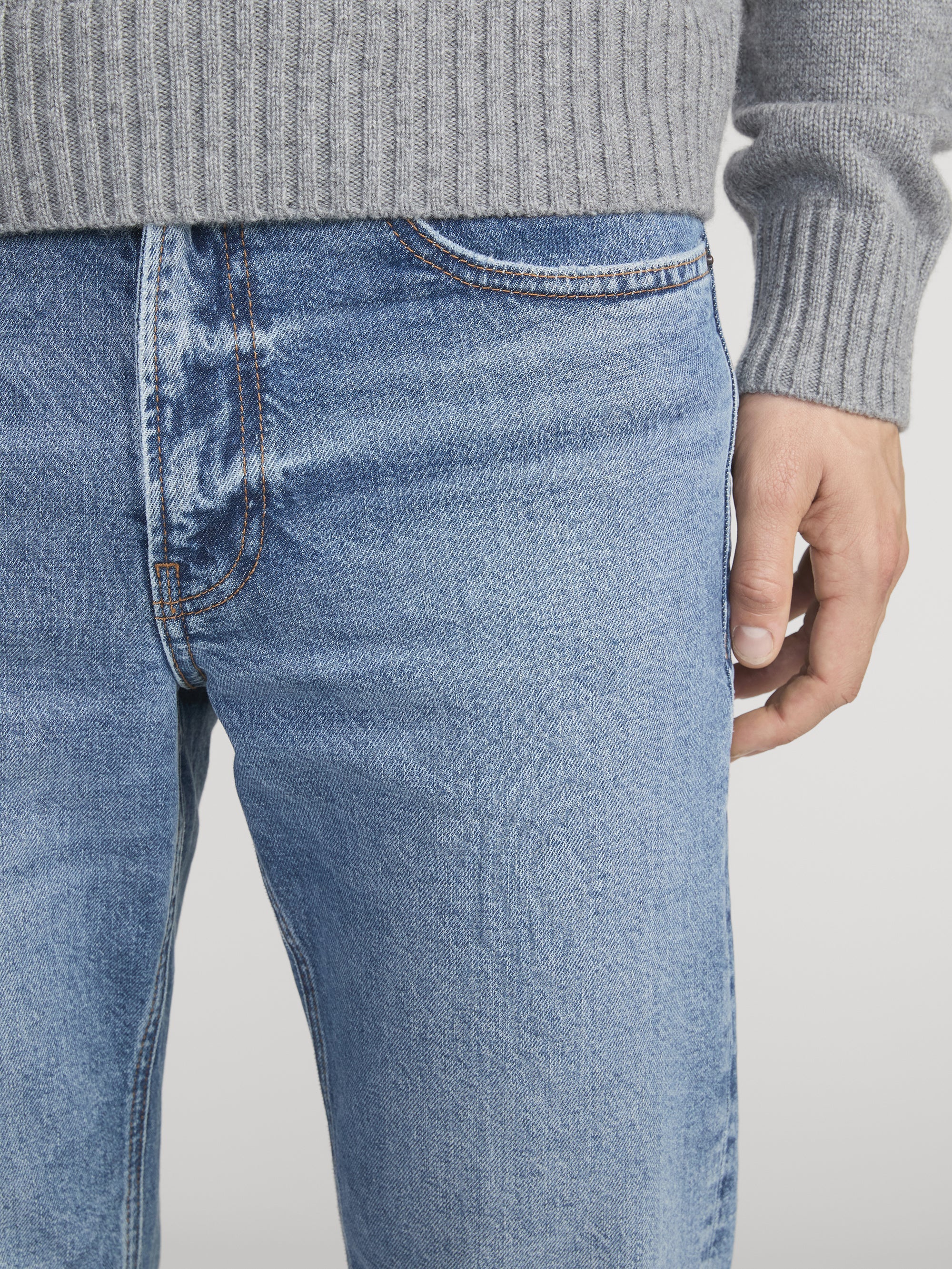 FRAME - The Straight Jean - Image 5