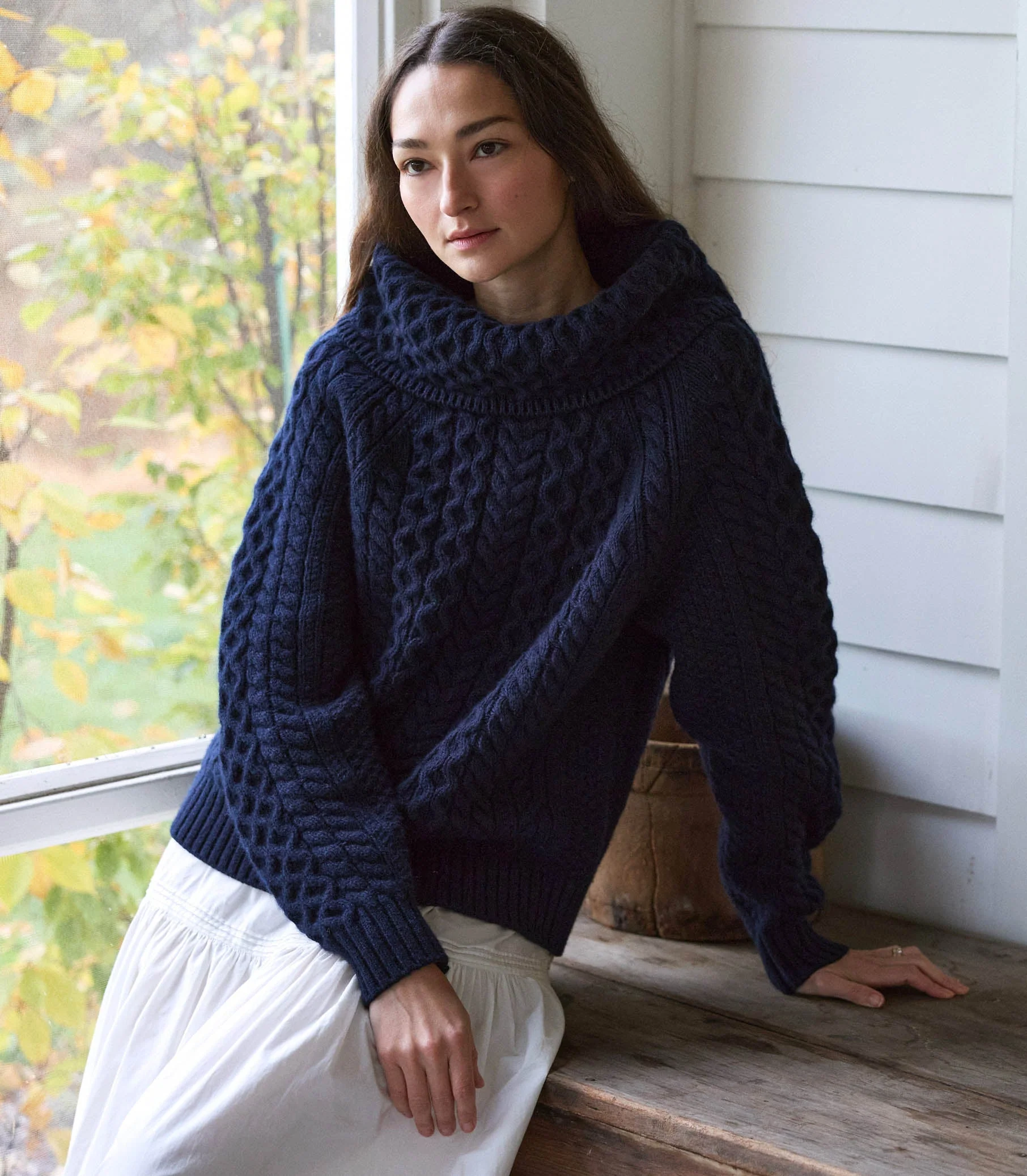 DÔEN - GILLIAN SWEATER -- NAVY - Image 4