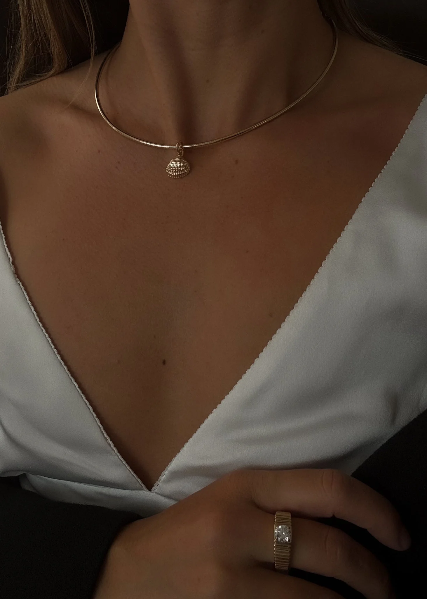 Kinn - Heirloom Curved Chain Necklace - Image 8