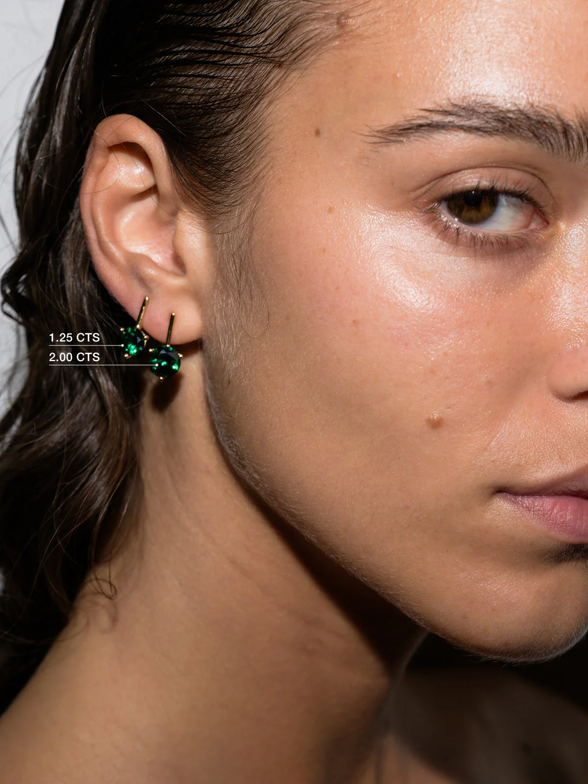 Dorsey - HENDRY BAR STUD EARRING IN LAB EMERALD - Image 4
