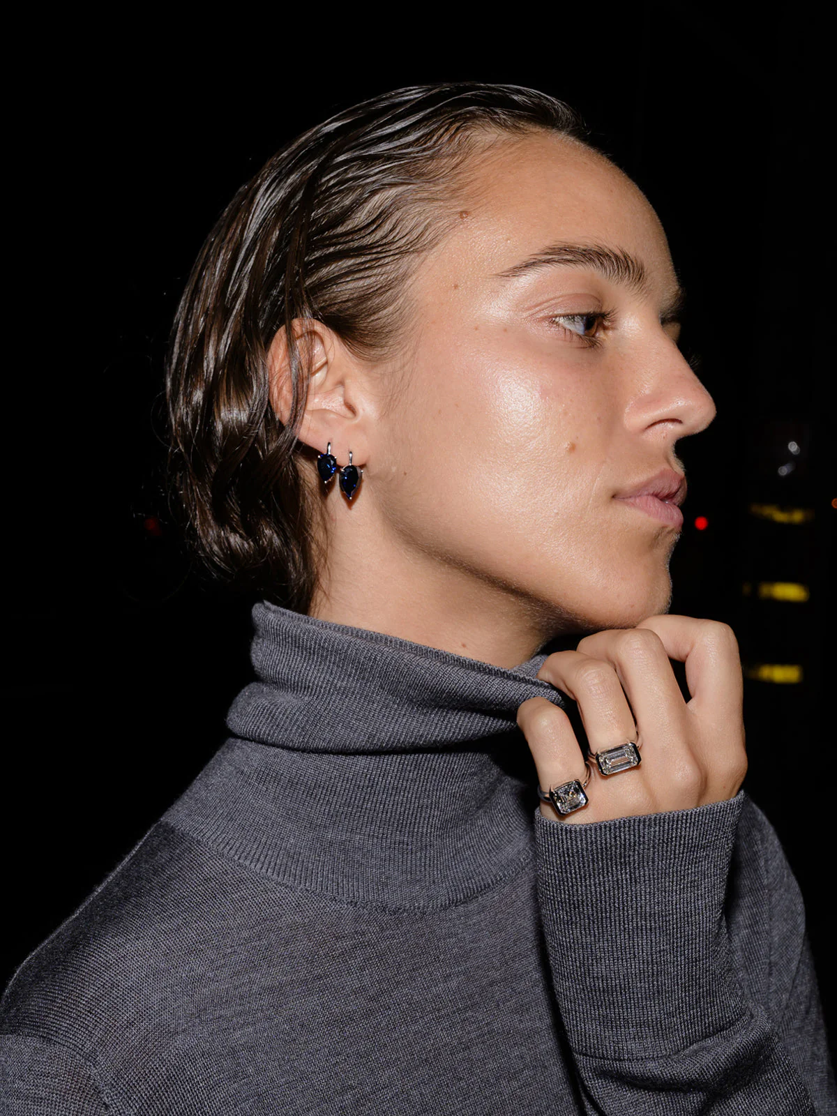 Dorsey - HENDRY BAR STUD EARRING IN LAB EMERALD - Image 5