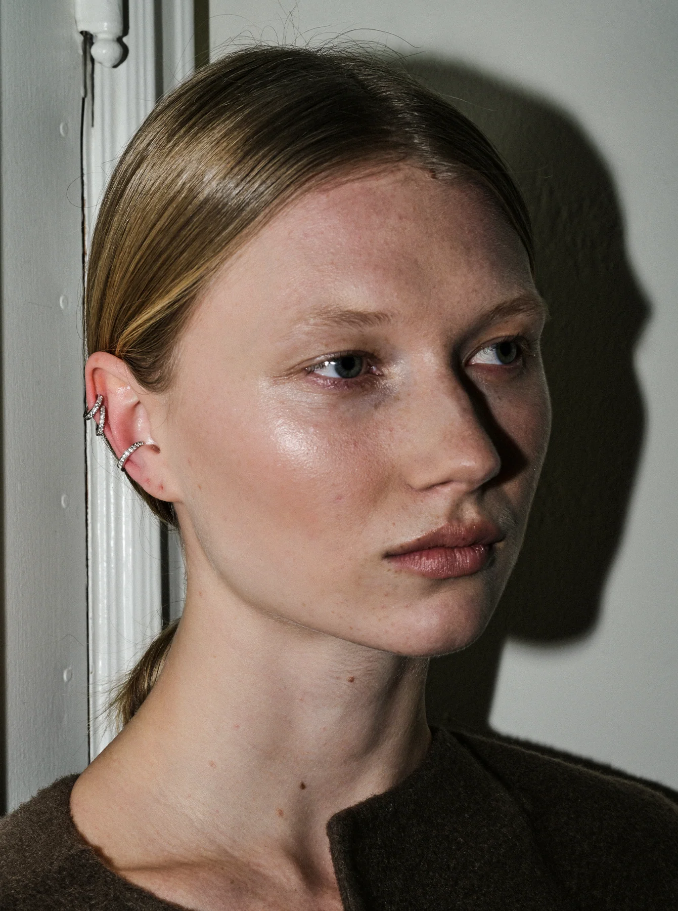 Dorsey - HINGED SINGLE ROW LAB WHITE SAPPHIRE EAR CUFF, SILVER - Image 4