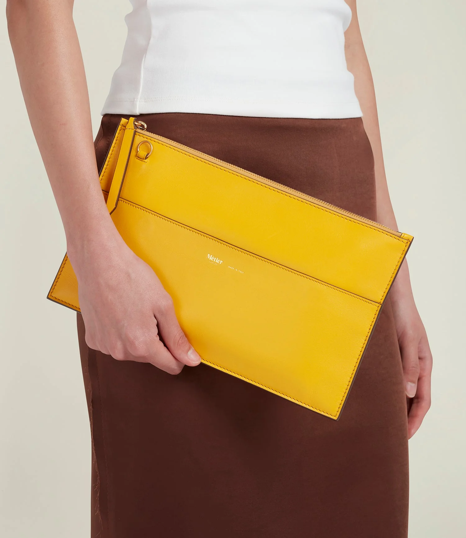 Metier - Incognito Clutch Nappa Plongè Calfskin Izamal Yellow - Image 5