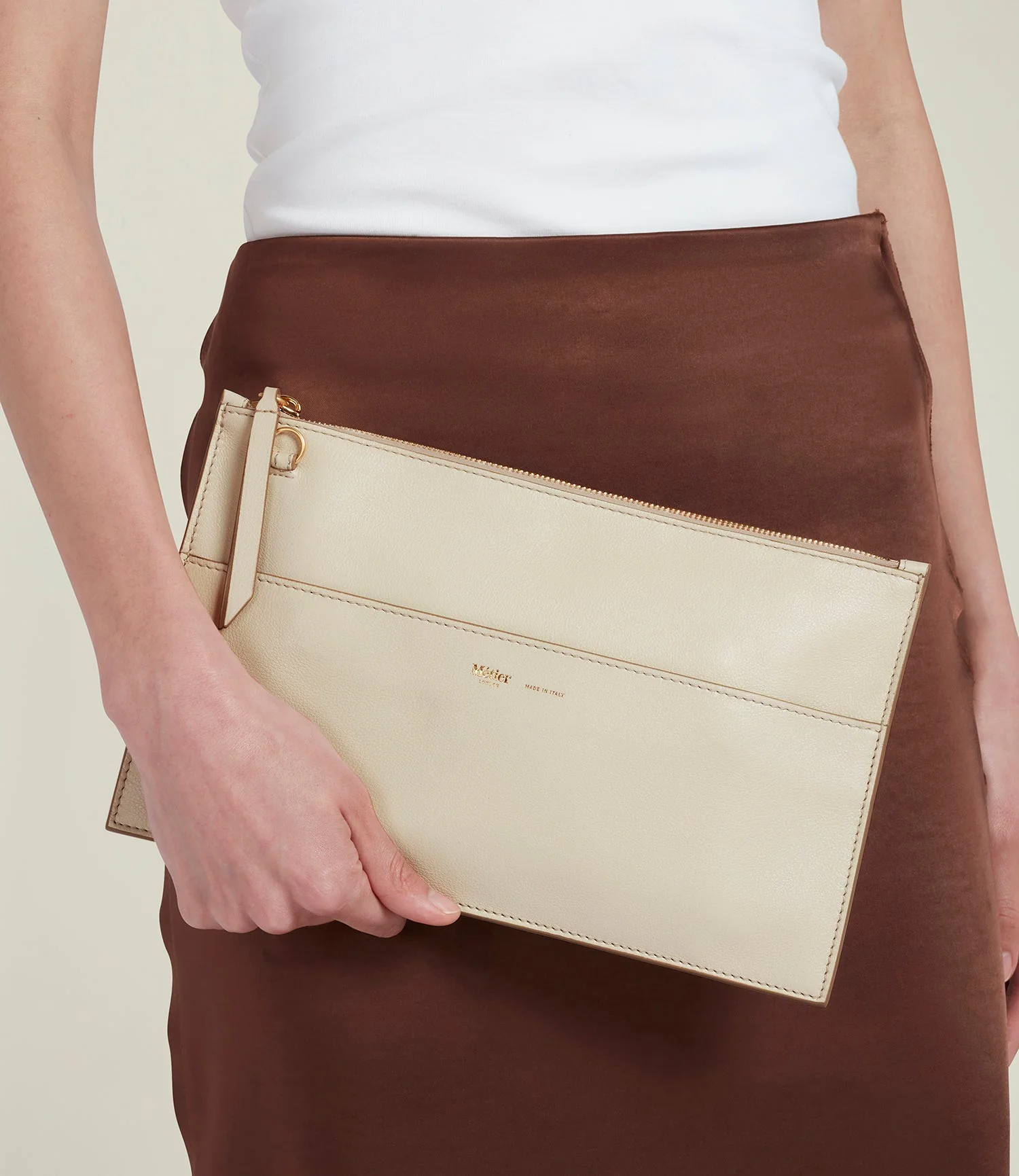 Metier - Incognito Clutch Smooth Calfskin White Sand - Image 5