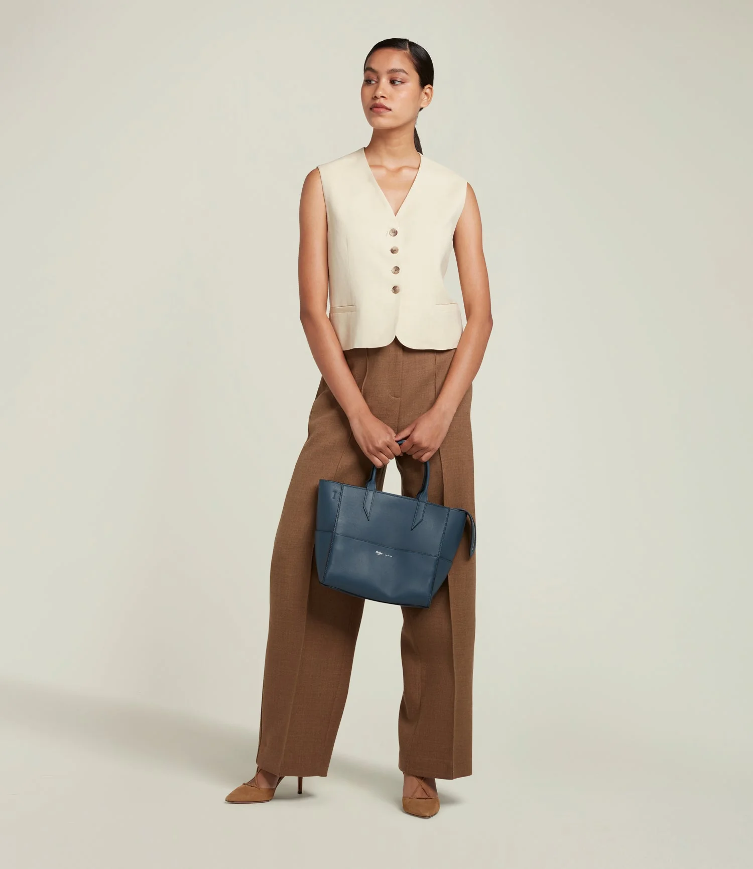 Metier - Incognito Crossbody Cabas Smooth Calfskin Storm - Image 4
