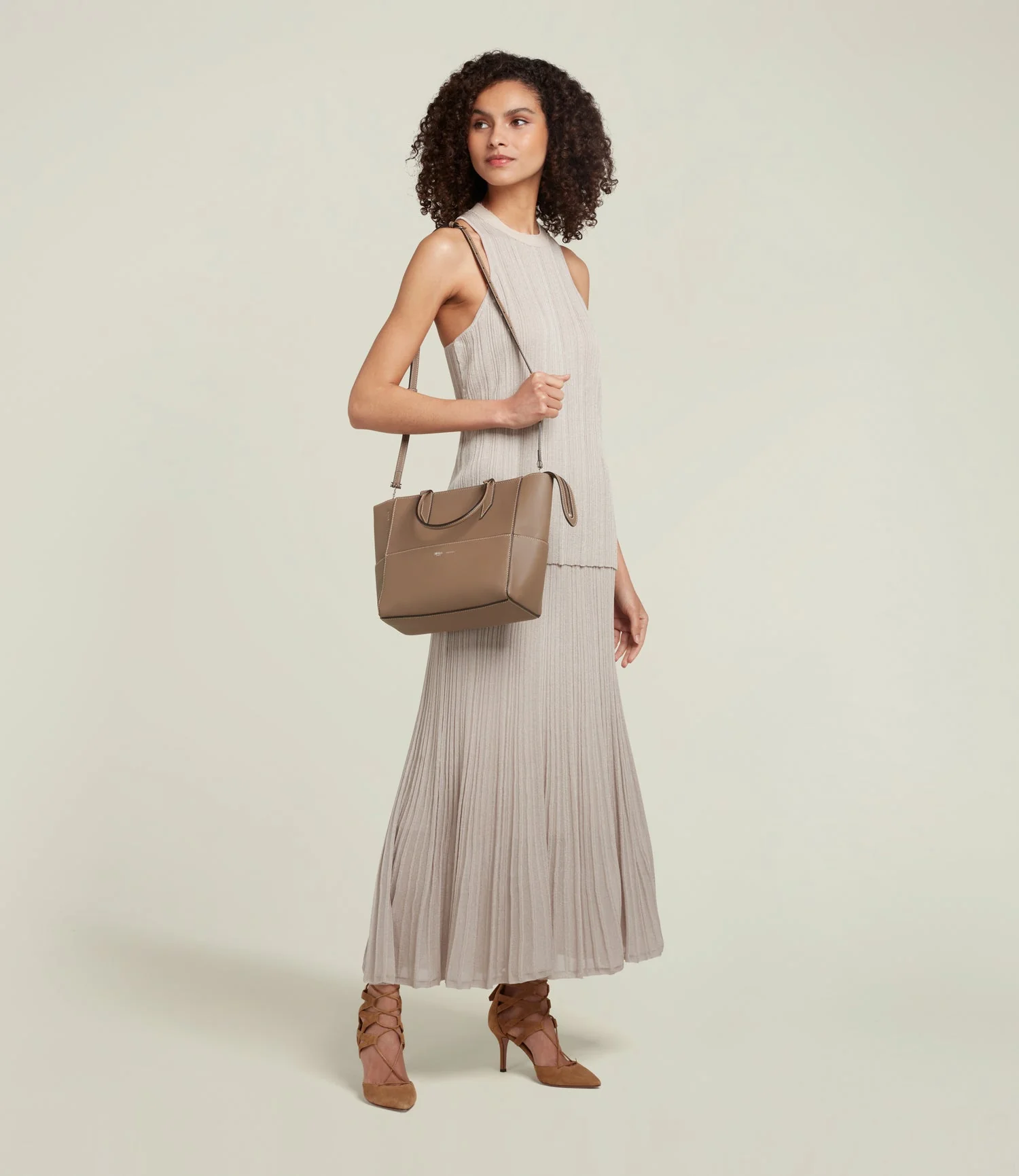 Metier - Incognito Crossbody Cabas Smooth Calfskin Taupe - Image 5