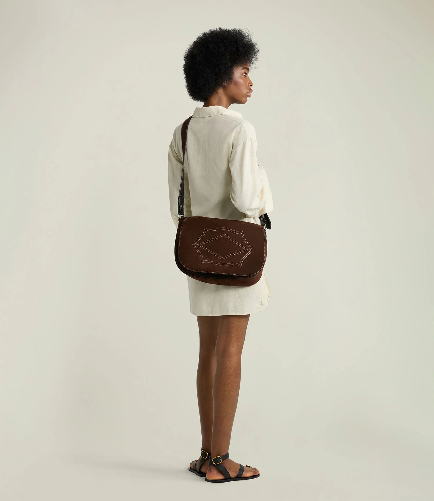 Metier - W INDIANA JONES™ Hunter Messenger Chocolate Suede - Image 5